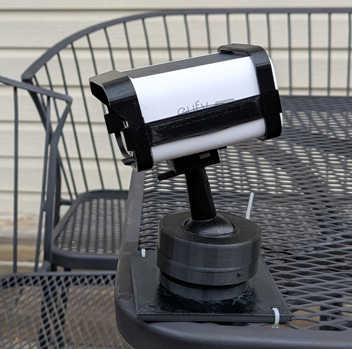 EUFY SoloCam S220 Bottom Mount