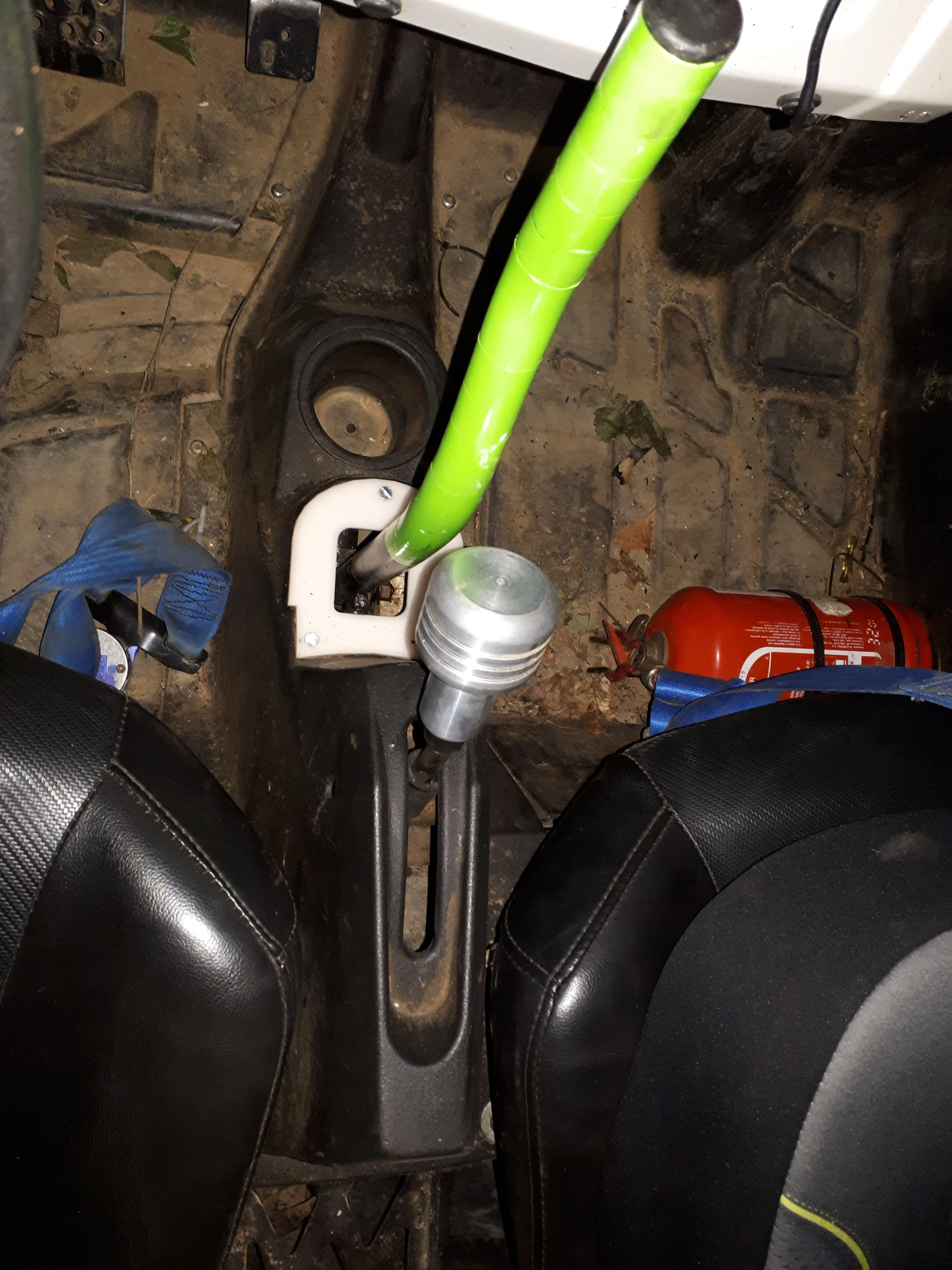 cache frein a main rzr (hand brake rzr)