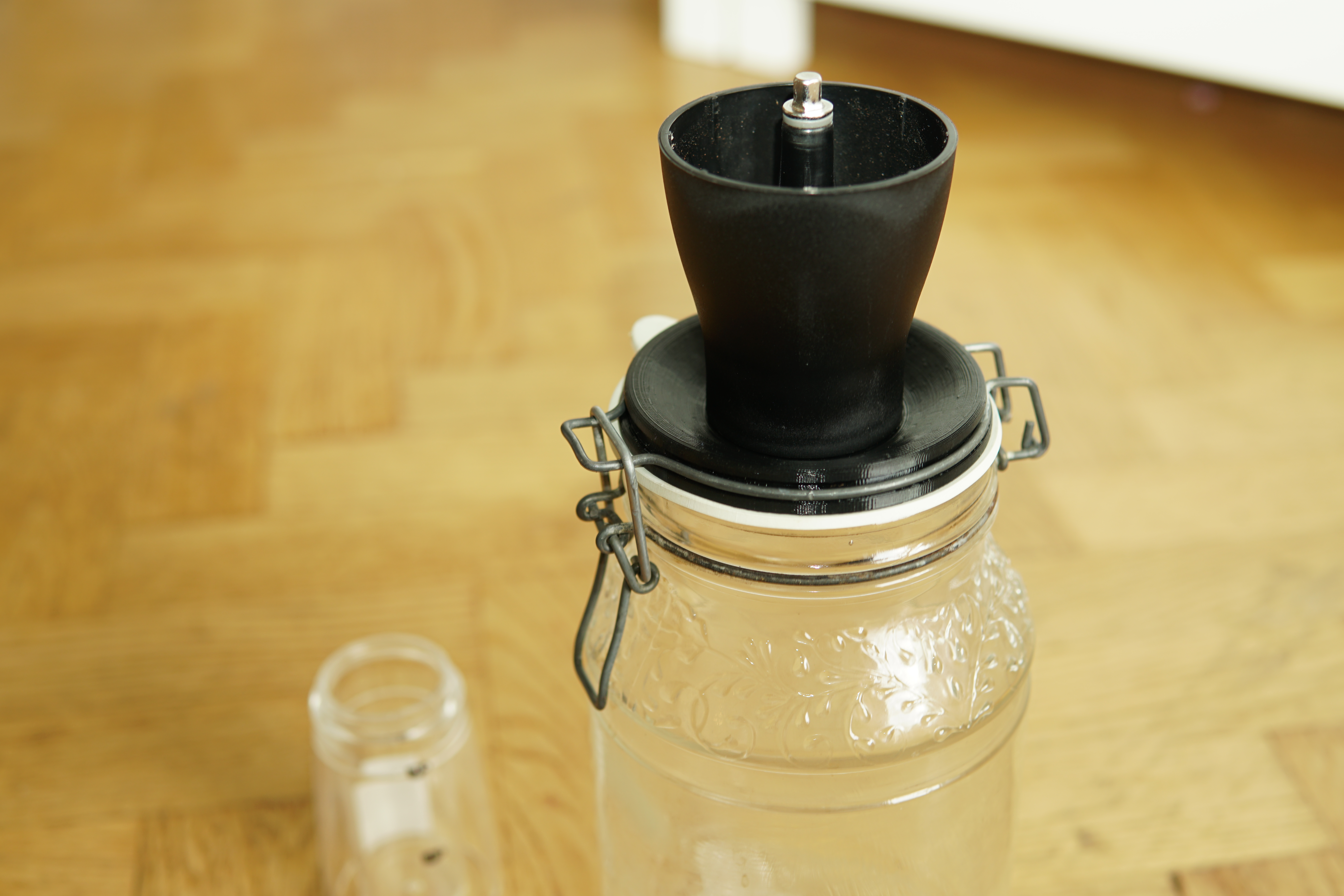 Hario coffee grinder glass jar adapter