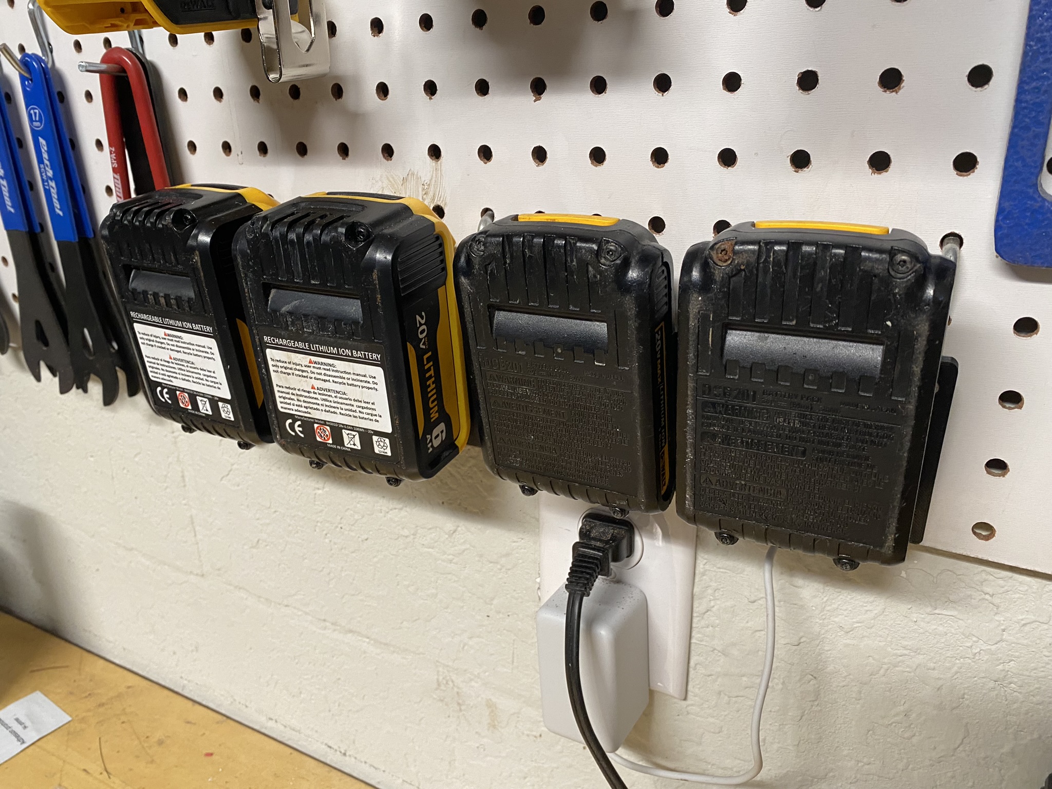 DeWalt 20V Max Battery Pegboard NO SUPPORTS