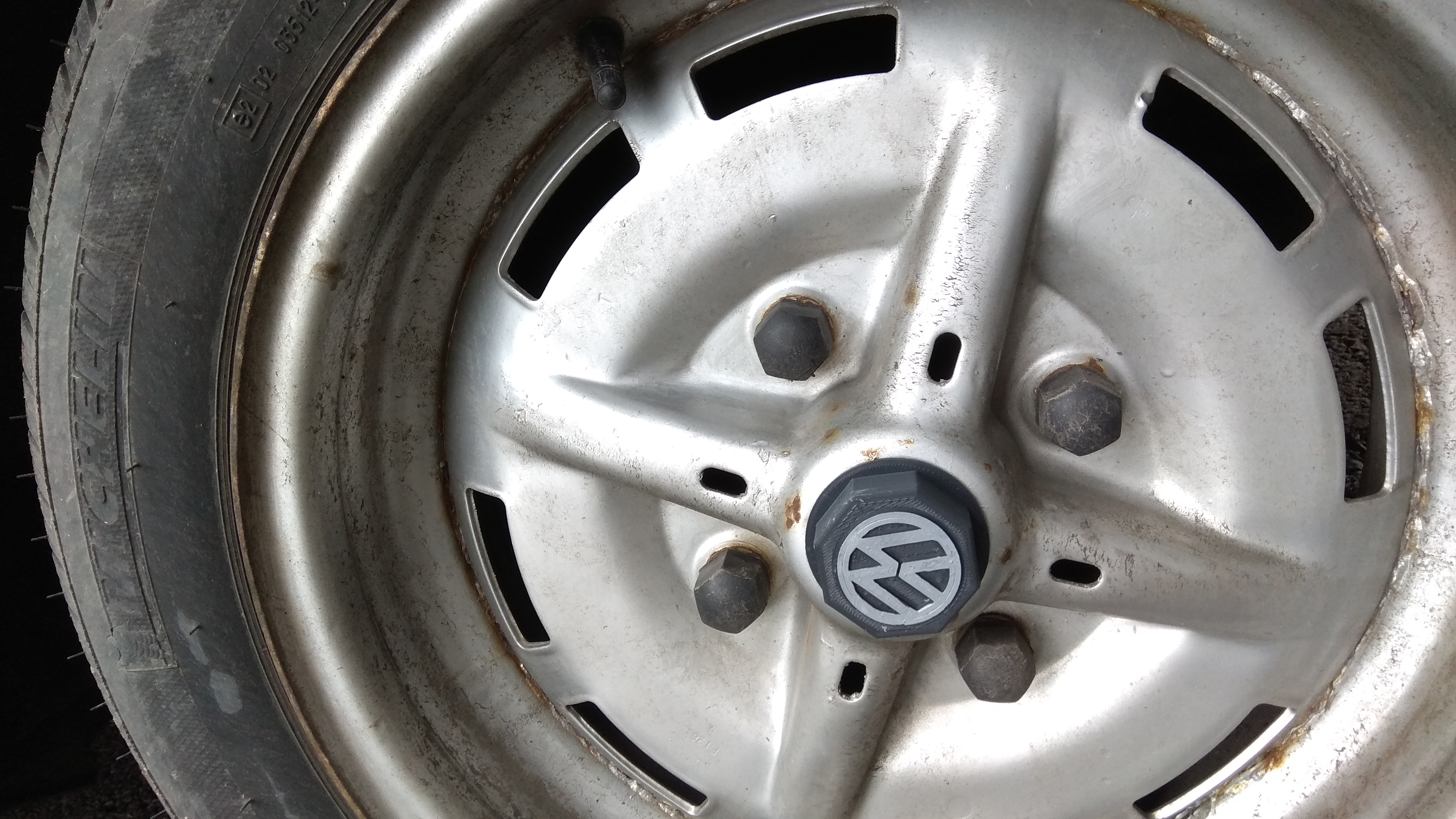 VW bug rim cap