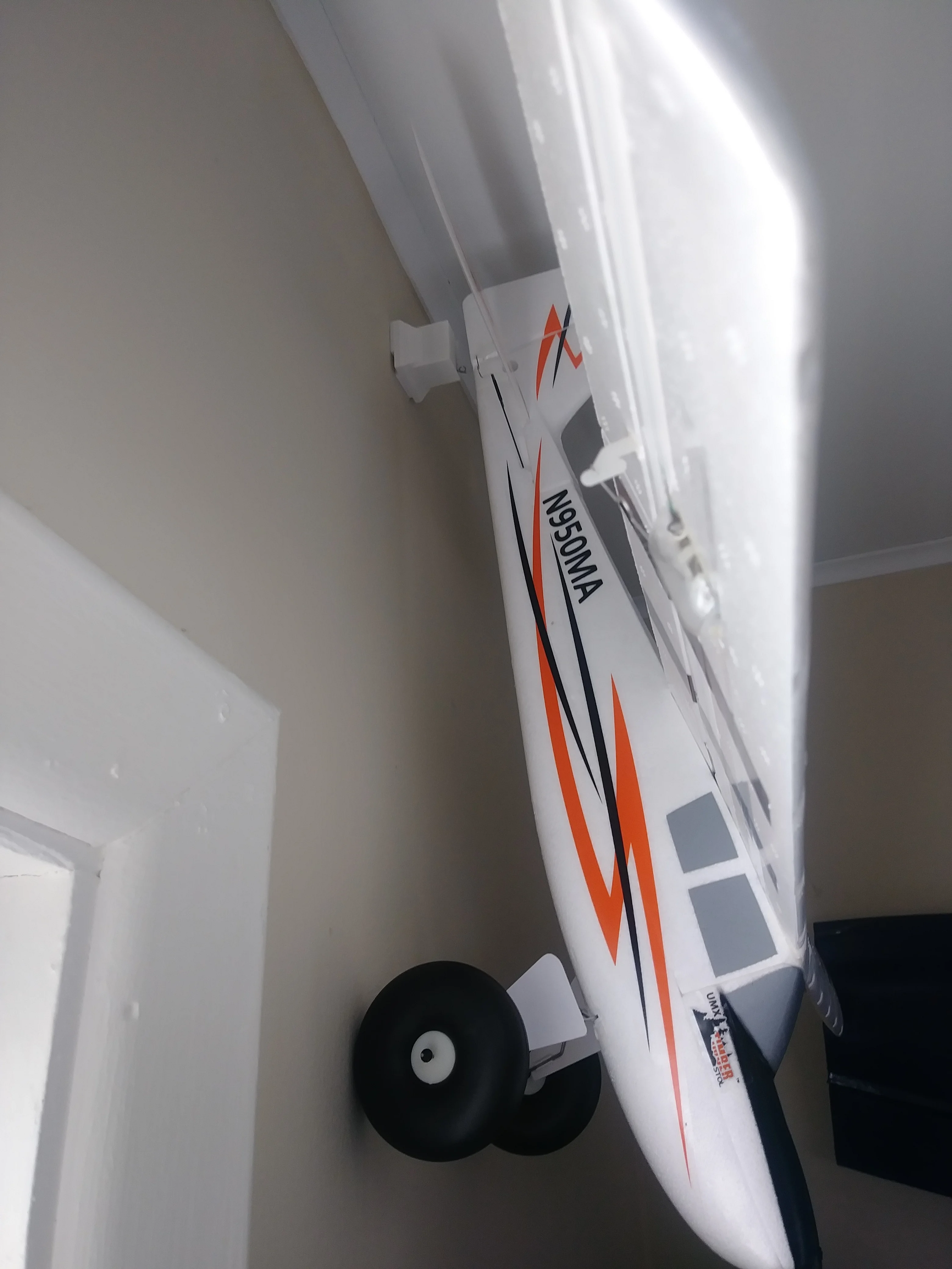 UMX Timber Wall Mount
