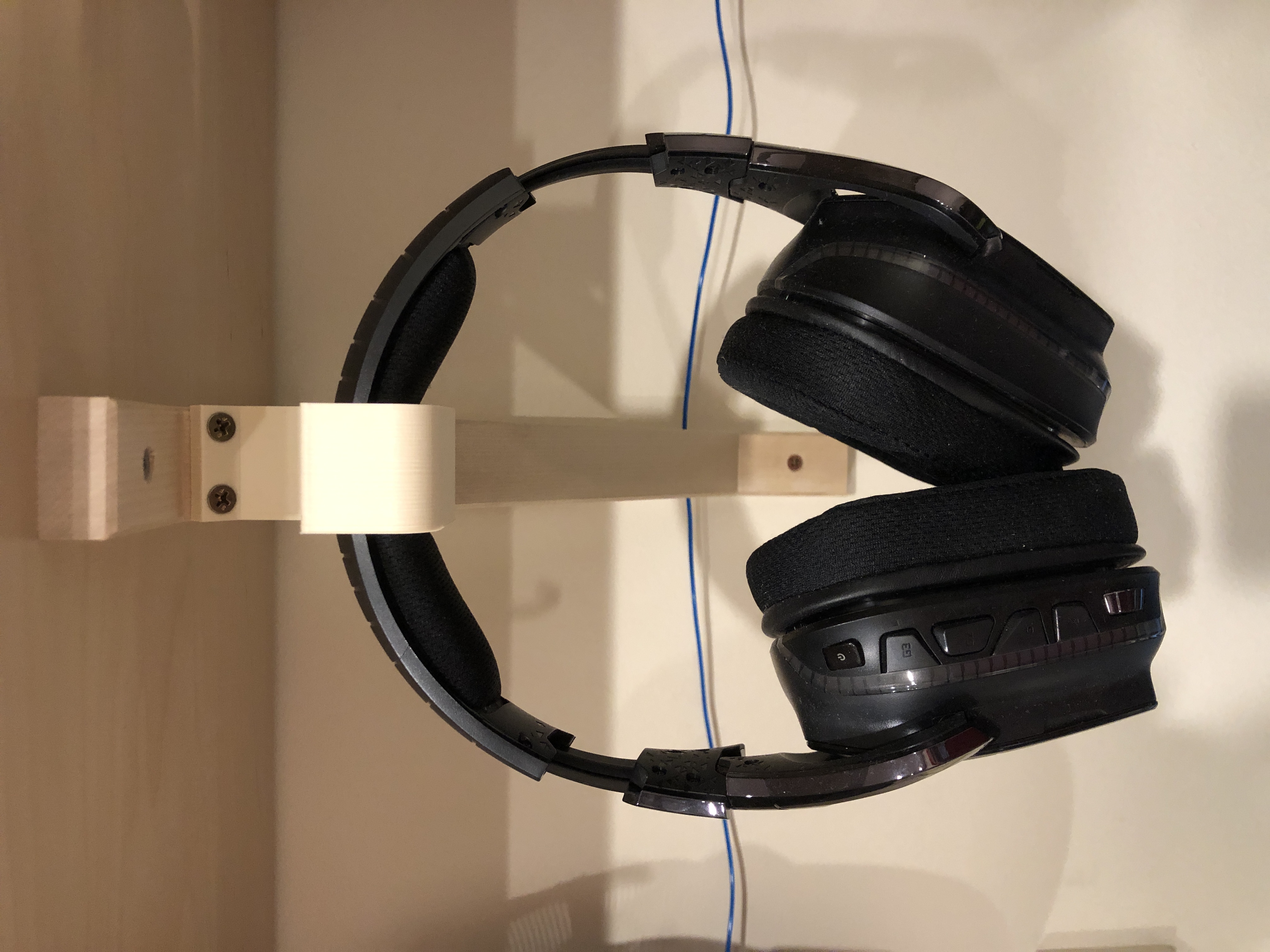 G933 Headphone Bracket - Ikea Shelving