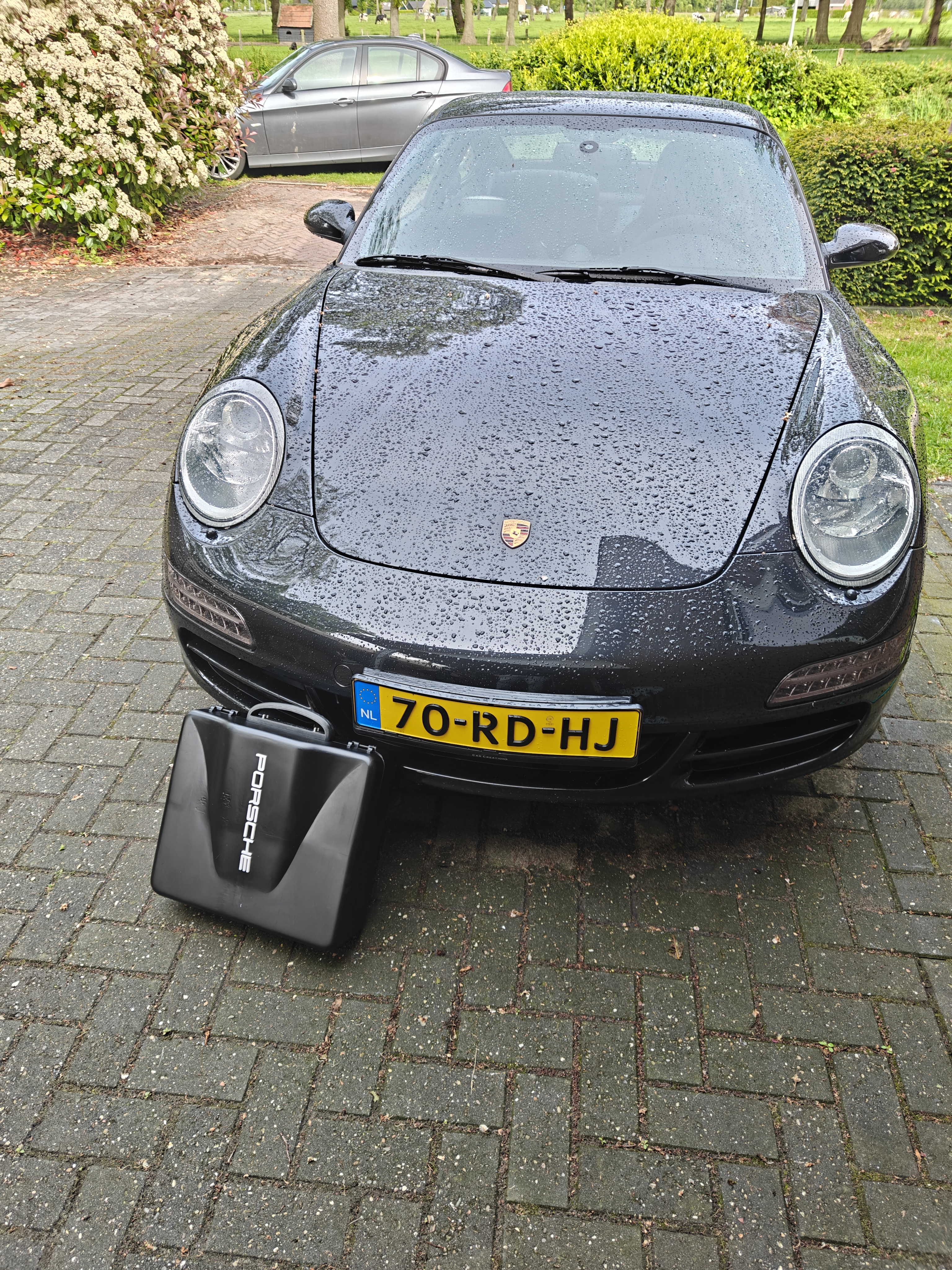 Porsche 997 shelf suitcase