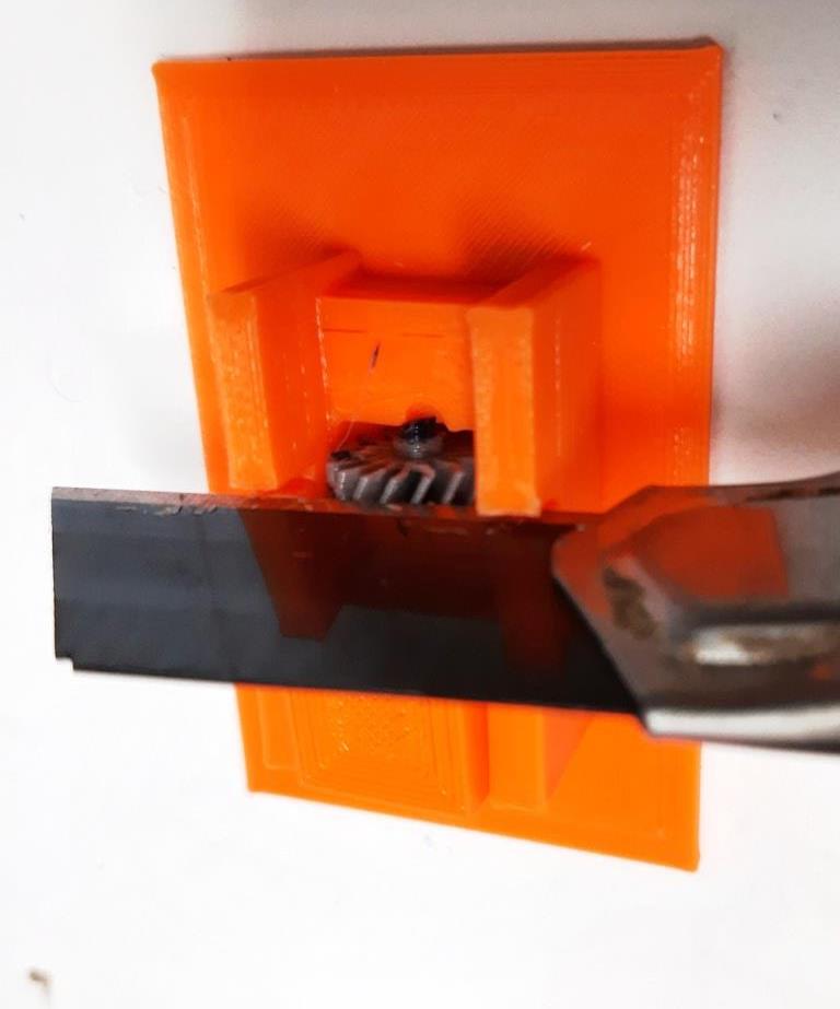 Engine Blade Cutting Tool for A220 by Clerx