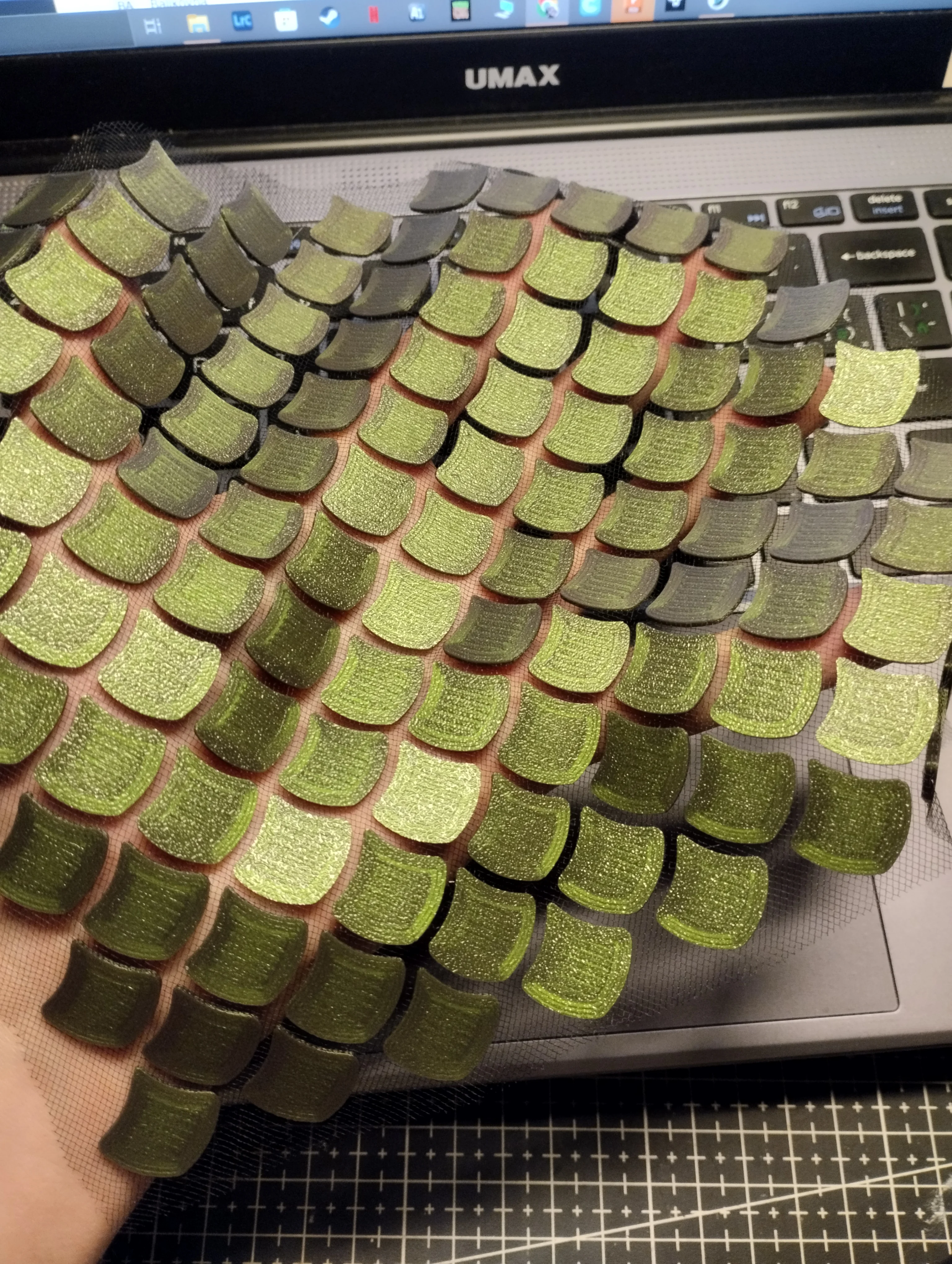 Scales (Fish/dragon) on fabric - easy print (145 scales)