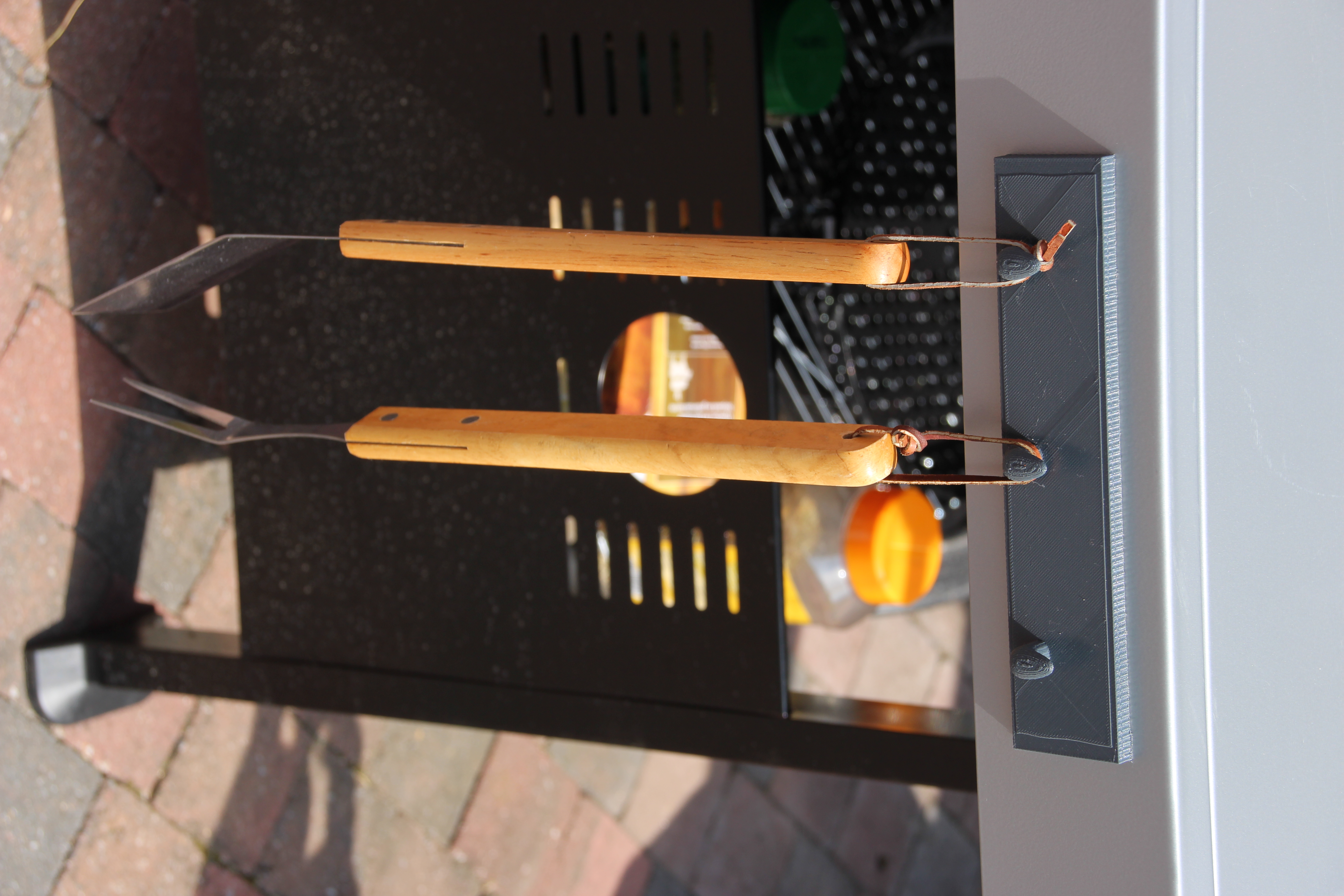 porte accessoires barbecue - barbecue tool holder accessories
