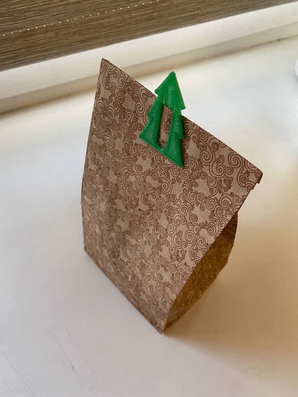 Christmas tree сlip for gift bags