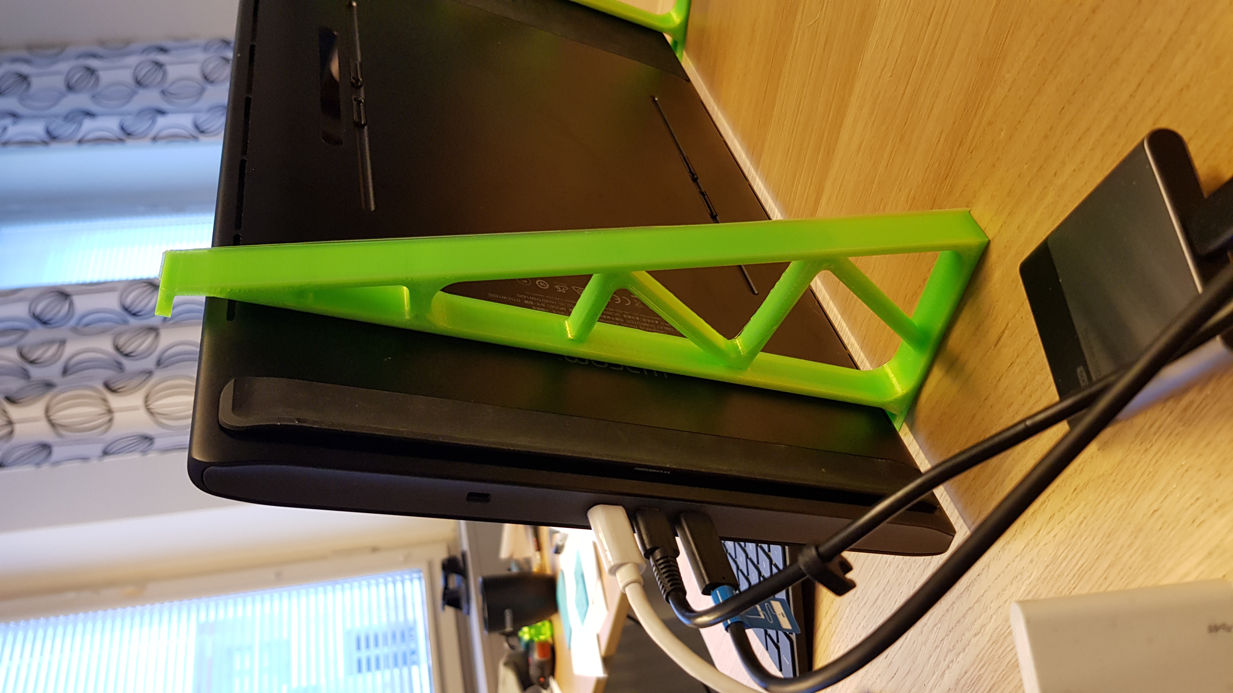 Tablet PC supportstand for large sizes (up to 16" screen)