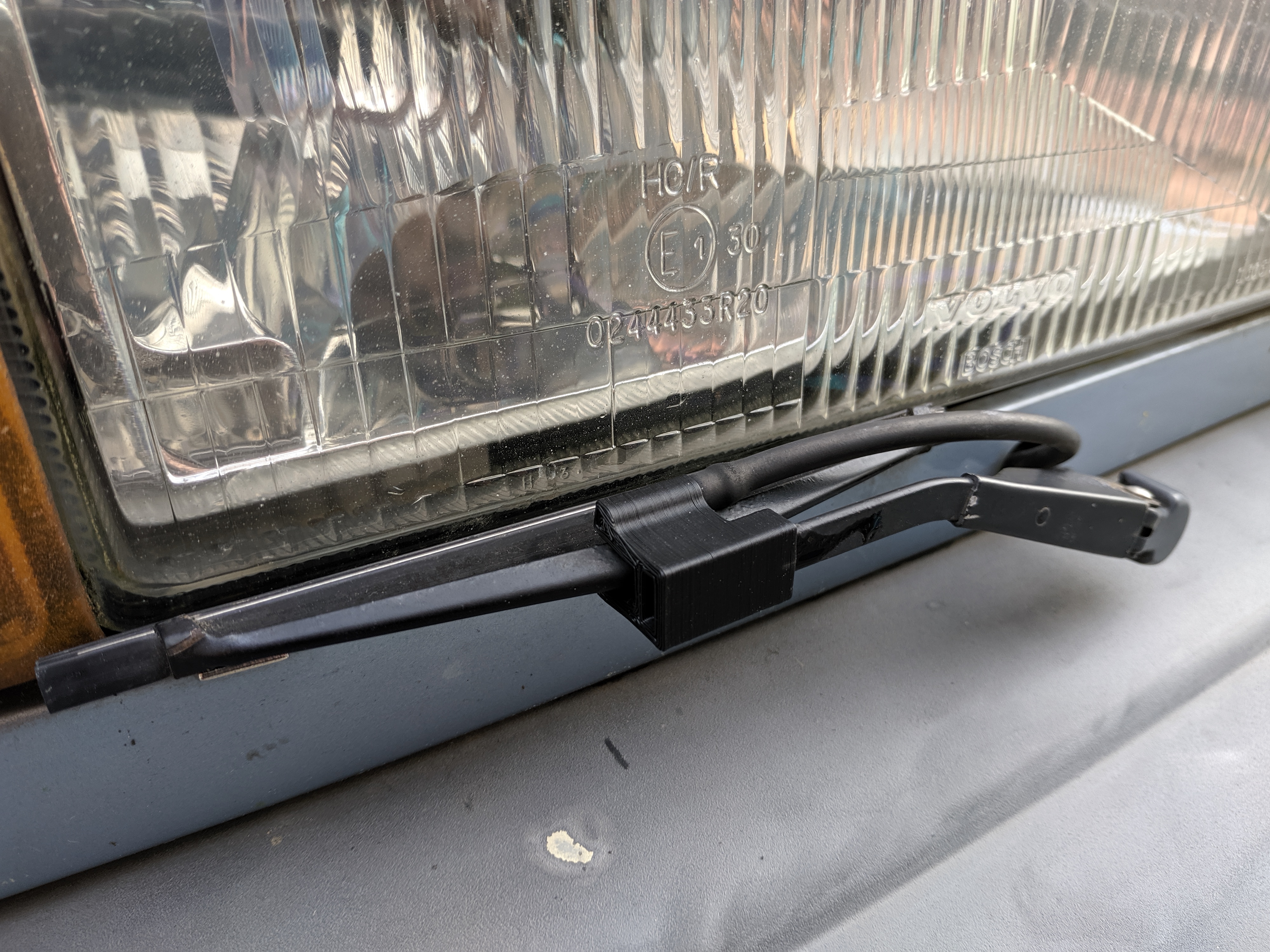 Volvo 740 940 960 Front Beam Whiper Holder