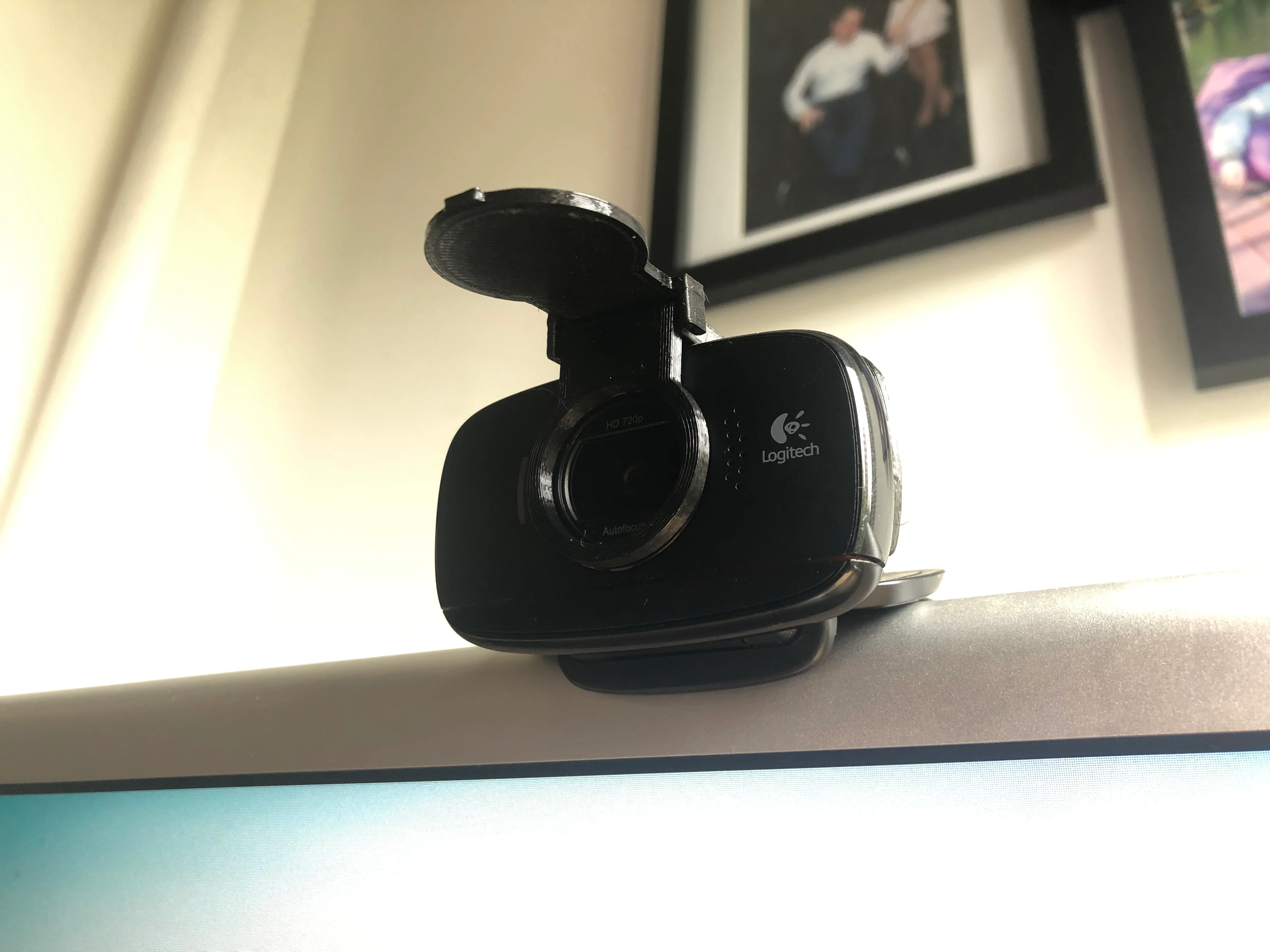 Logitech C525 web-camera privacy cover
