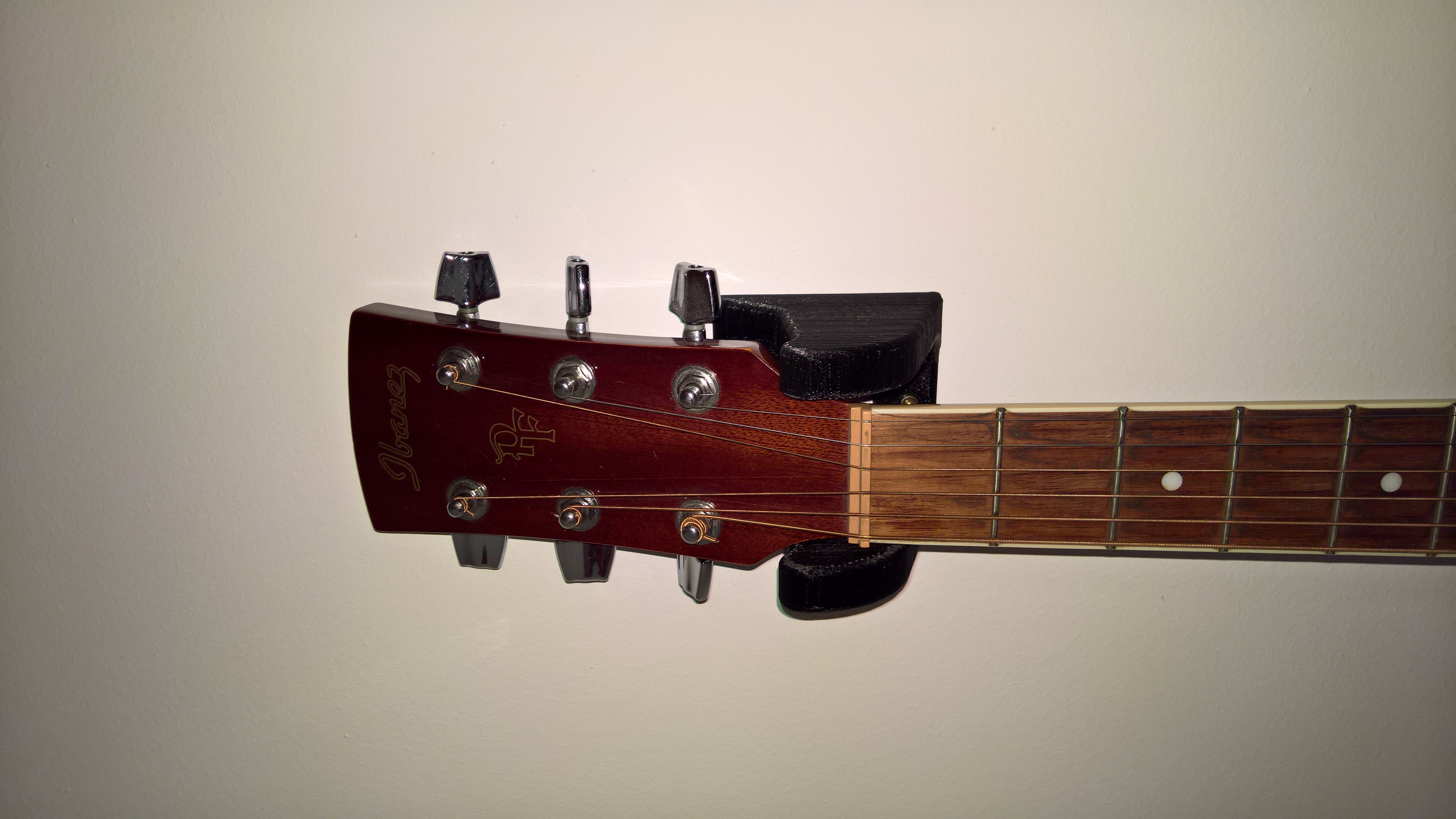 robust guitar hanger