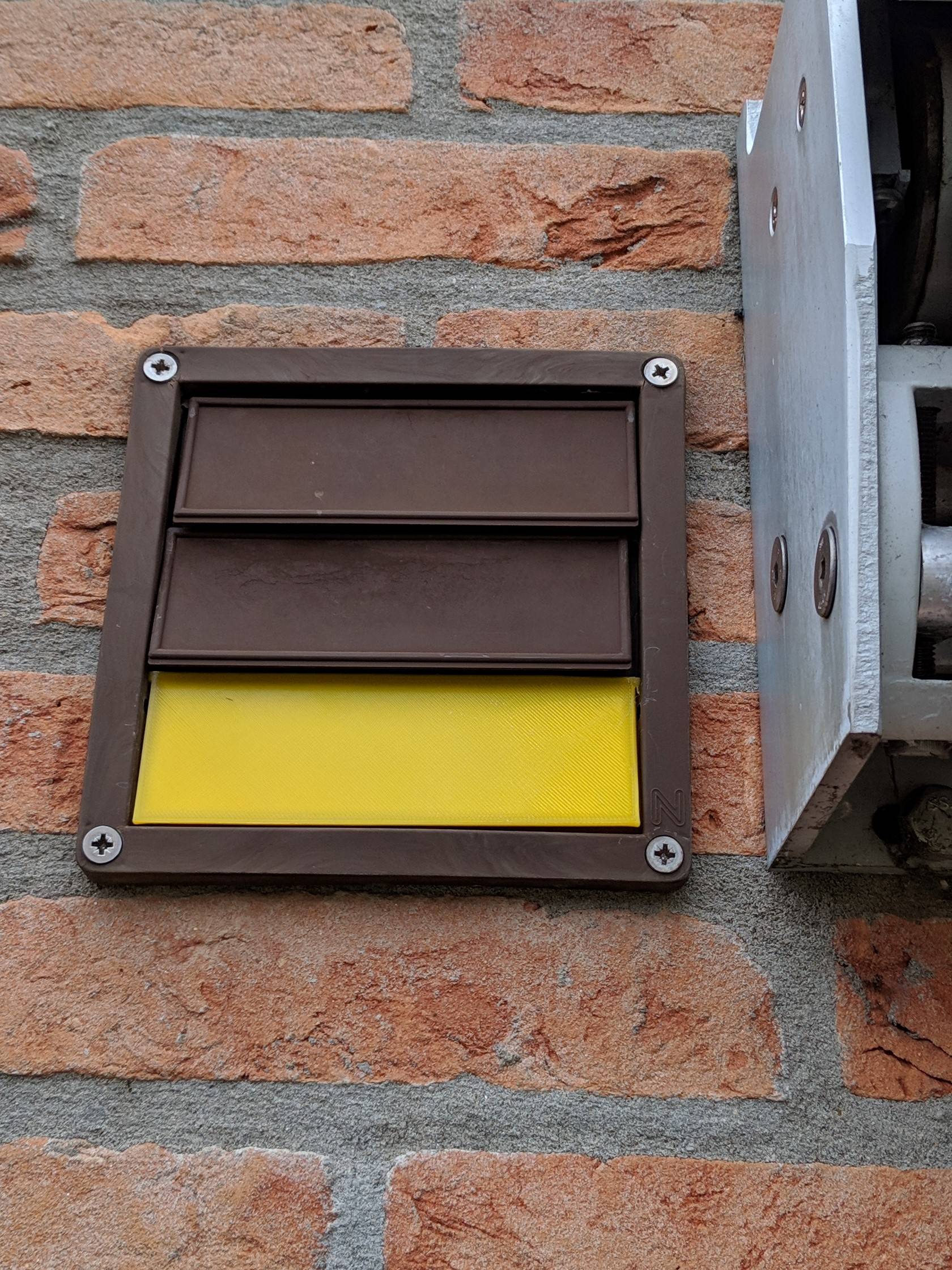 Cover for mechanical ventilation outlet
