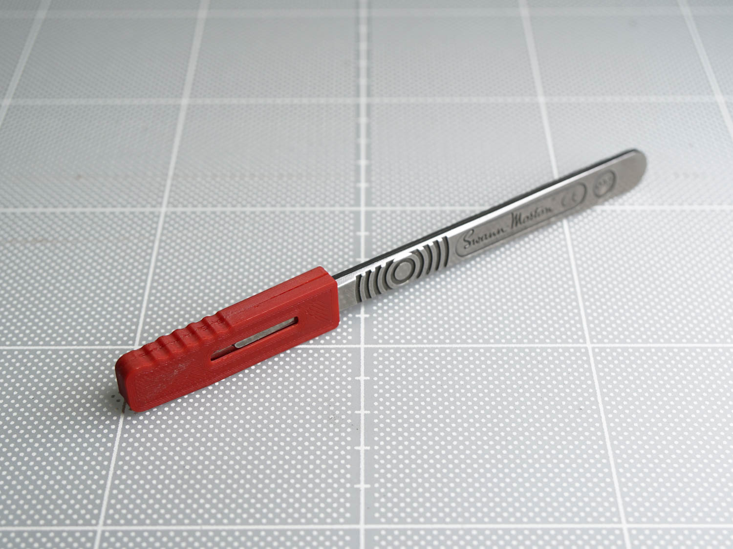 Swann-Morton Scalpel No.3 with #11 Blade Cover Caps