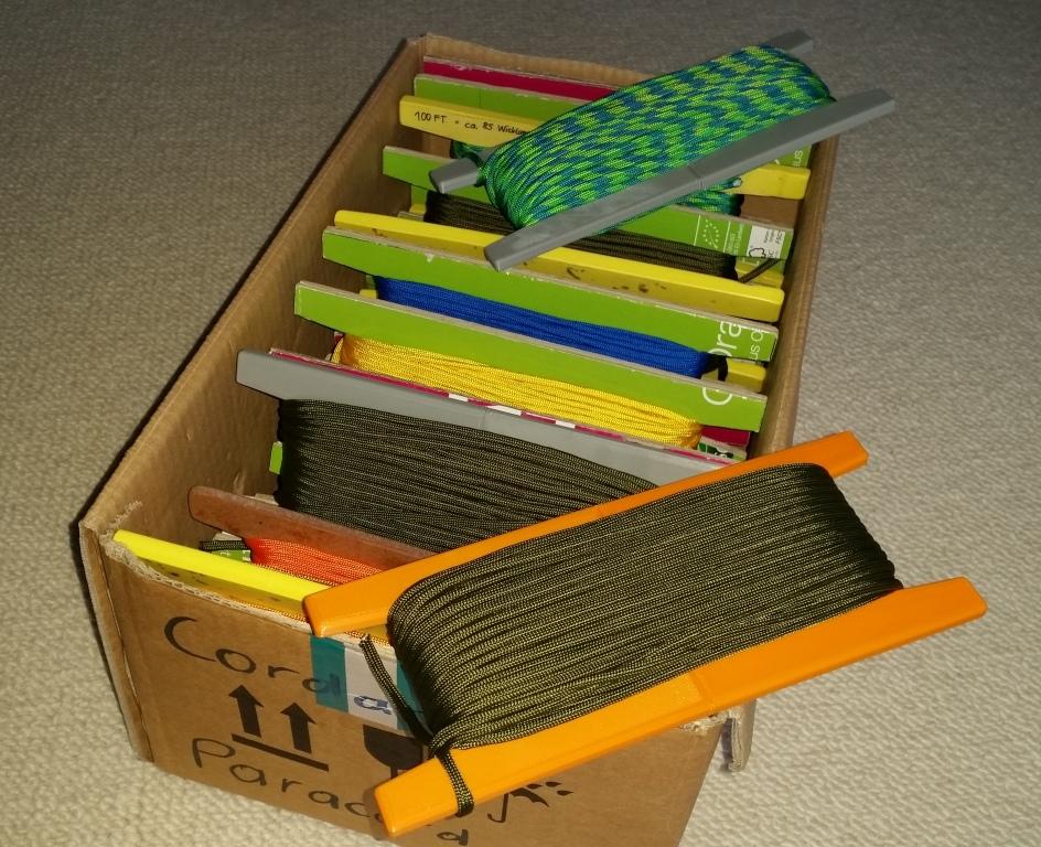 Paracord reel (spool) for storage and transport
