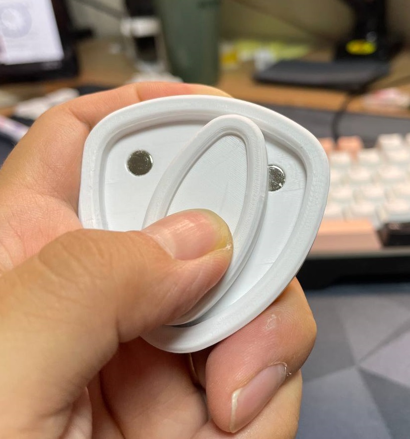 knockoff of "Pivot - magnetic fidget"