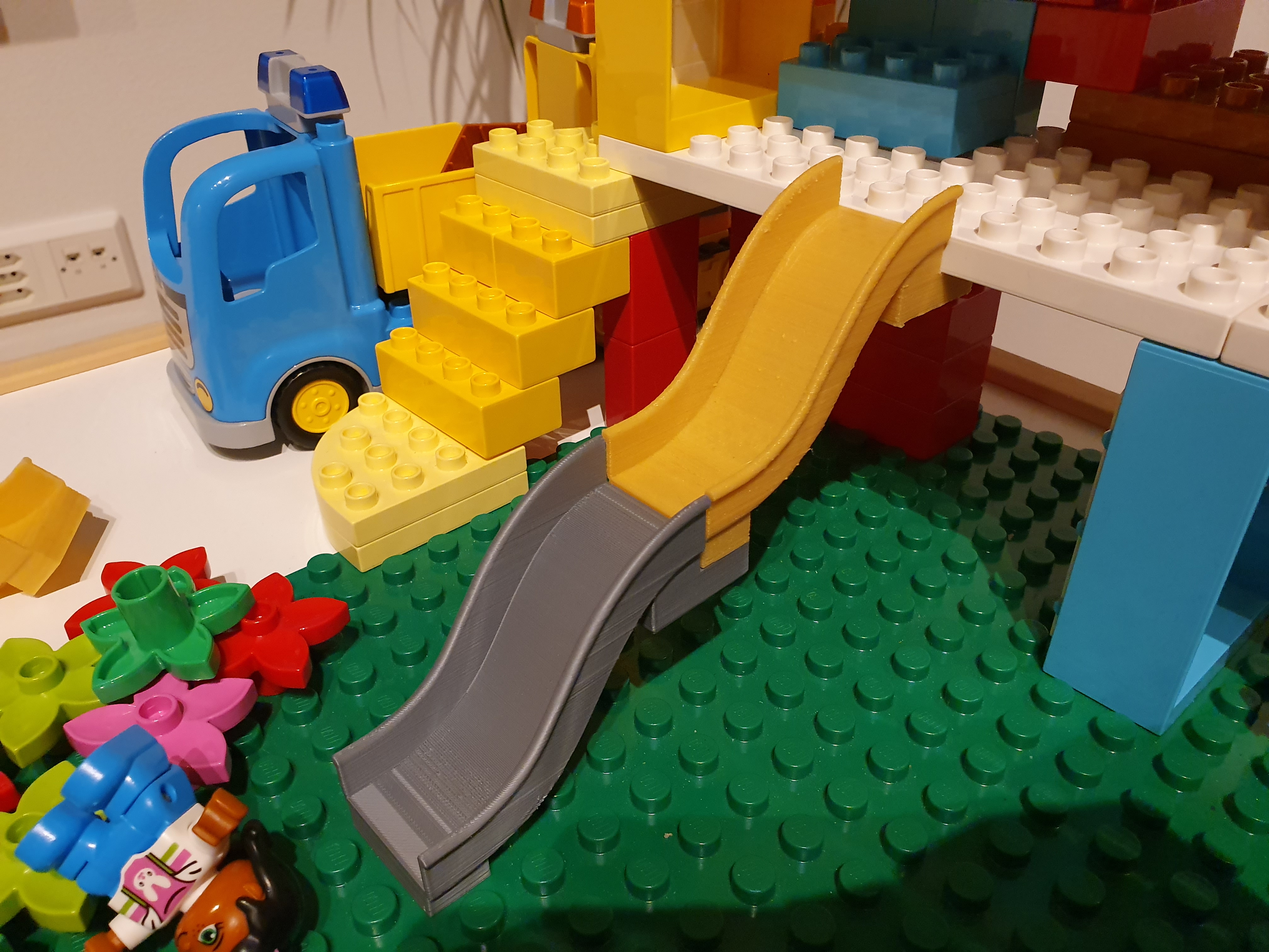 Duplo slide