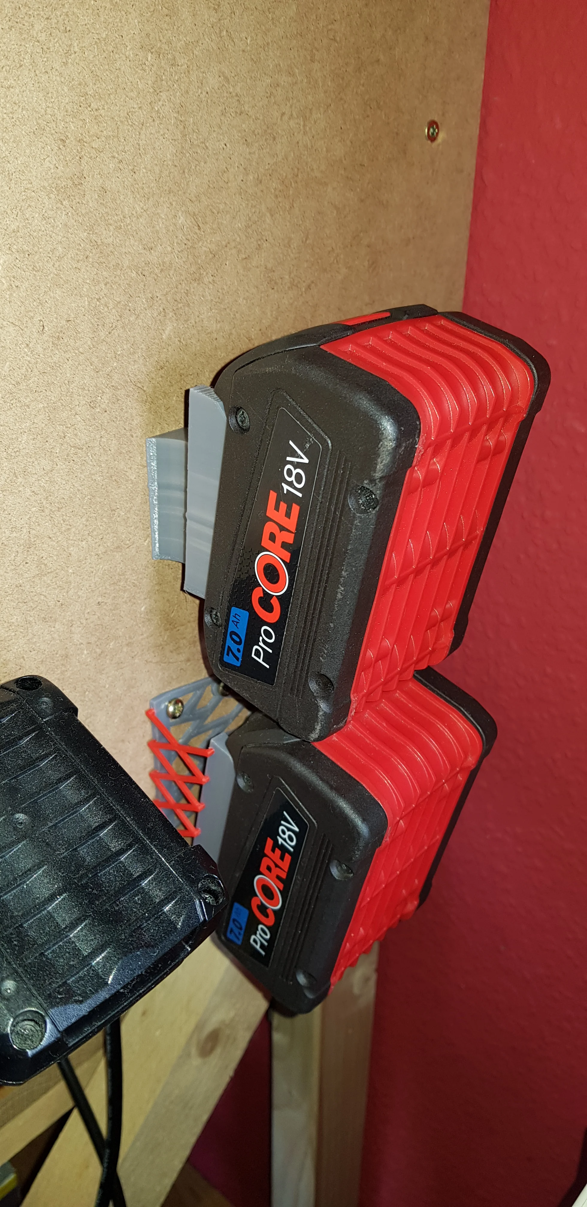 Bosch Professional 18v battery wall mount