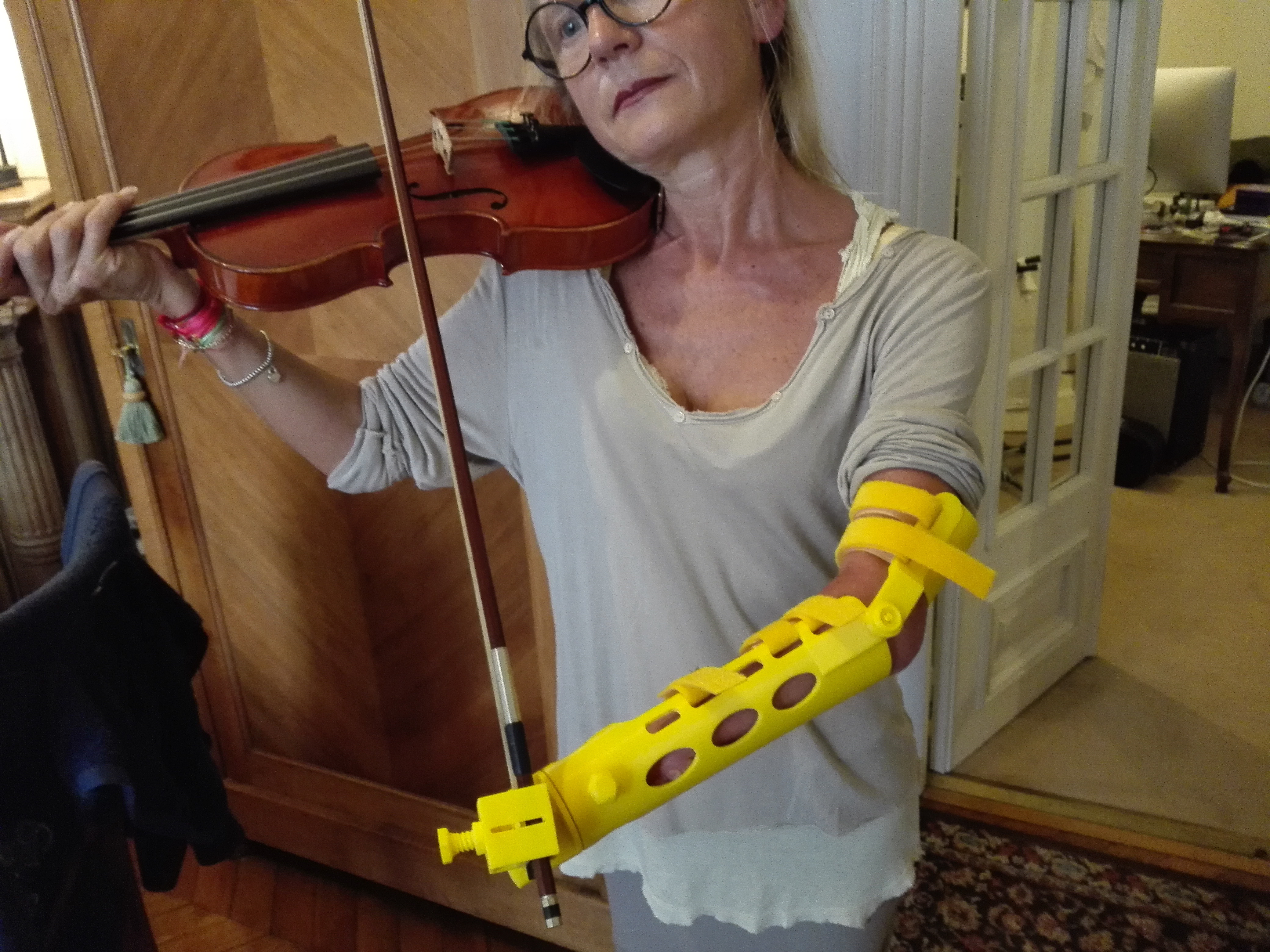 E-NABLE bow holder for play violin