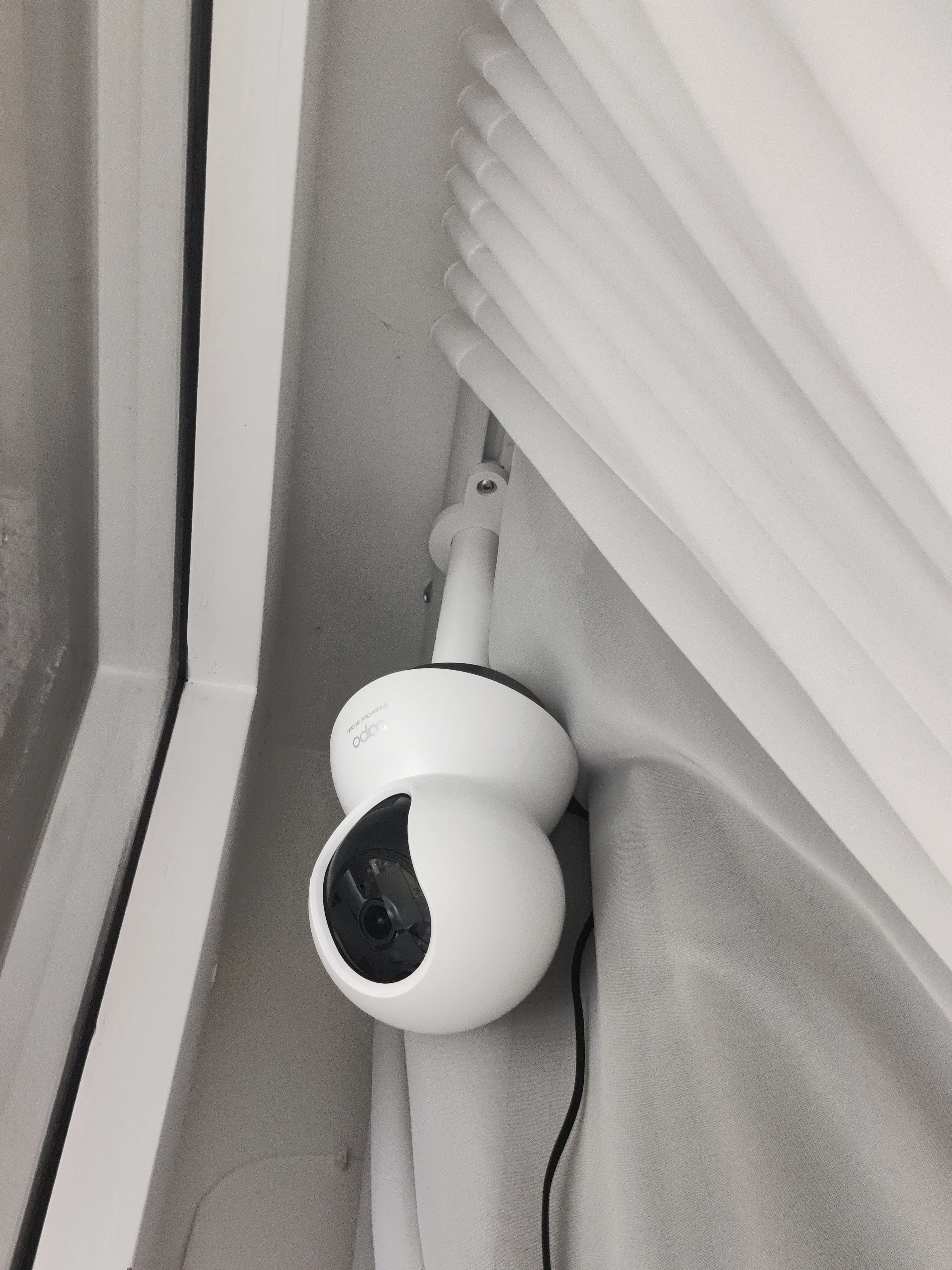 Tapo C220 ceiling mounting