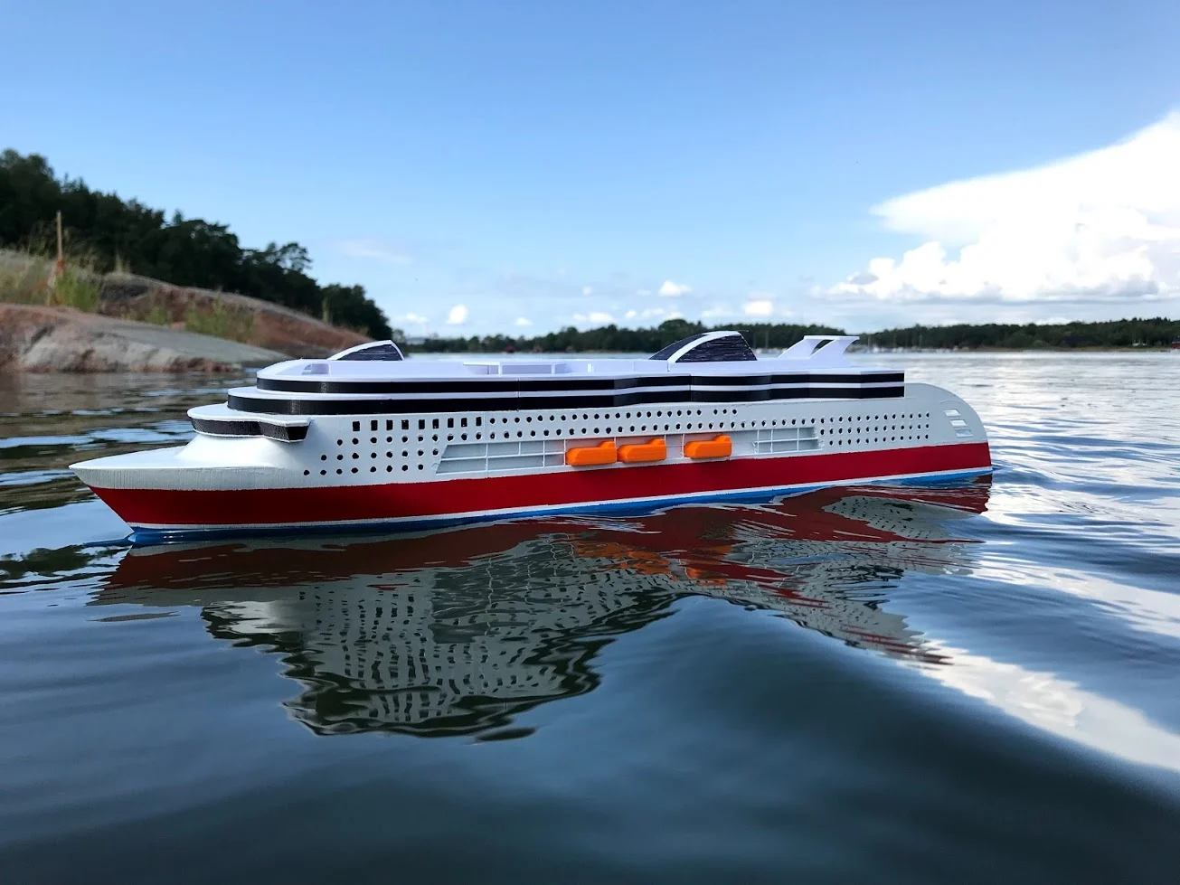 RC Cruise Ship / Ferry Viking Grace (toy)