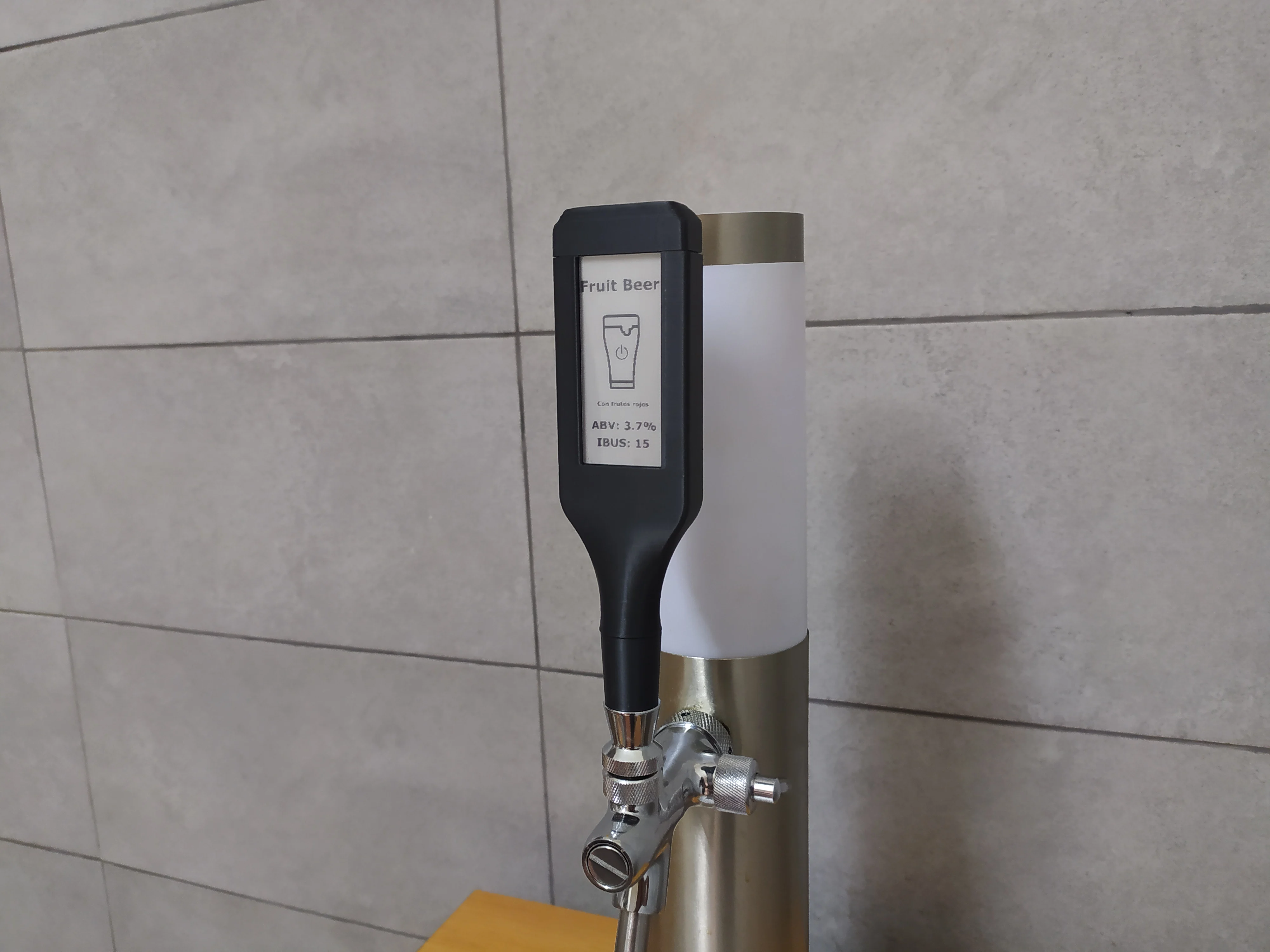 Mango de grifo de cerveza con pantalla
