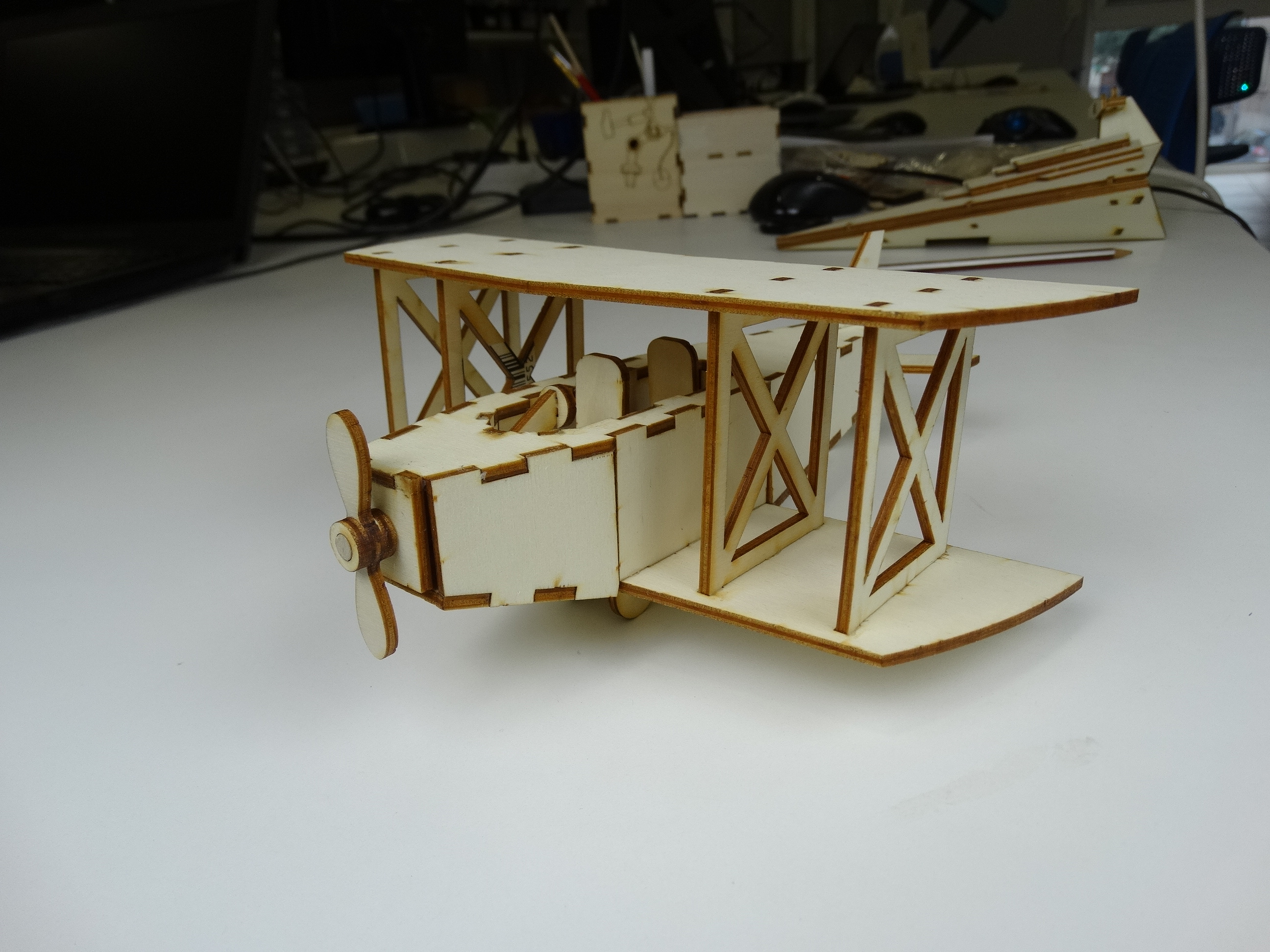 Avión de doble ala II