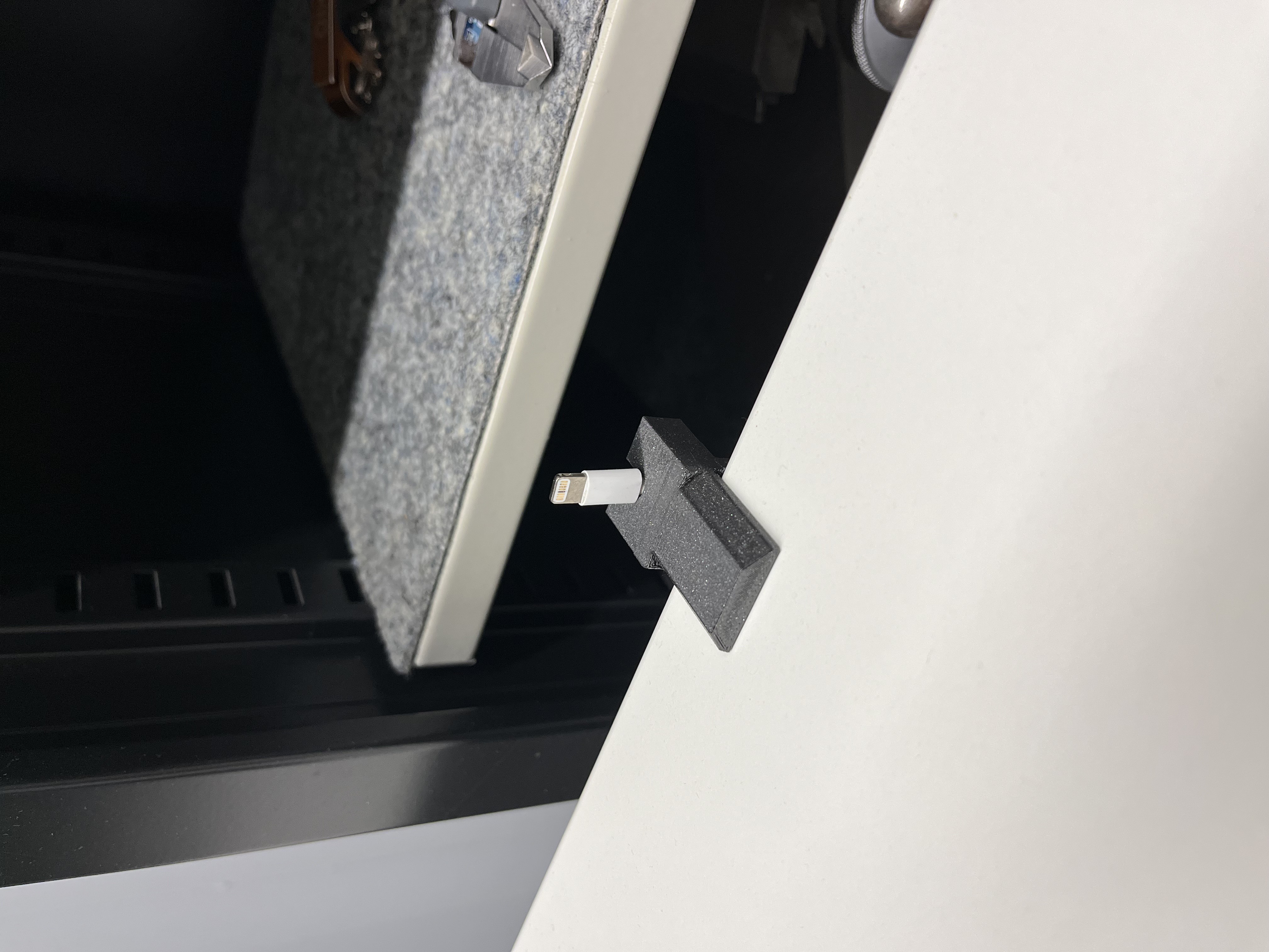 Desk Cable Holder – No More Cable Drops (Fits 25 mm Desk Edge)