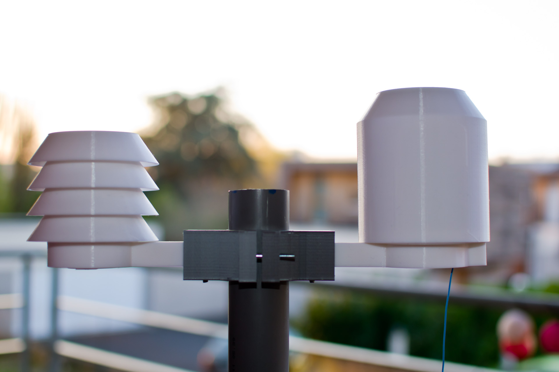Wireless particulate matter SDS011 with enclosure
