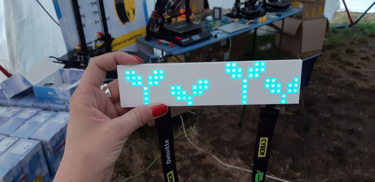 LED diffuser I-Pane Badge CampZone 2019
