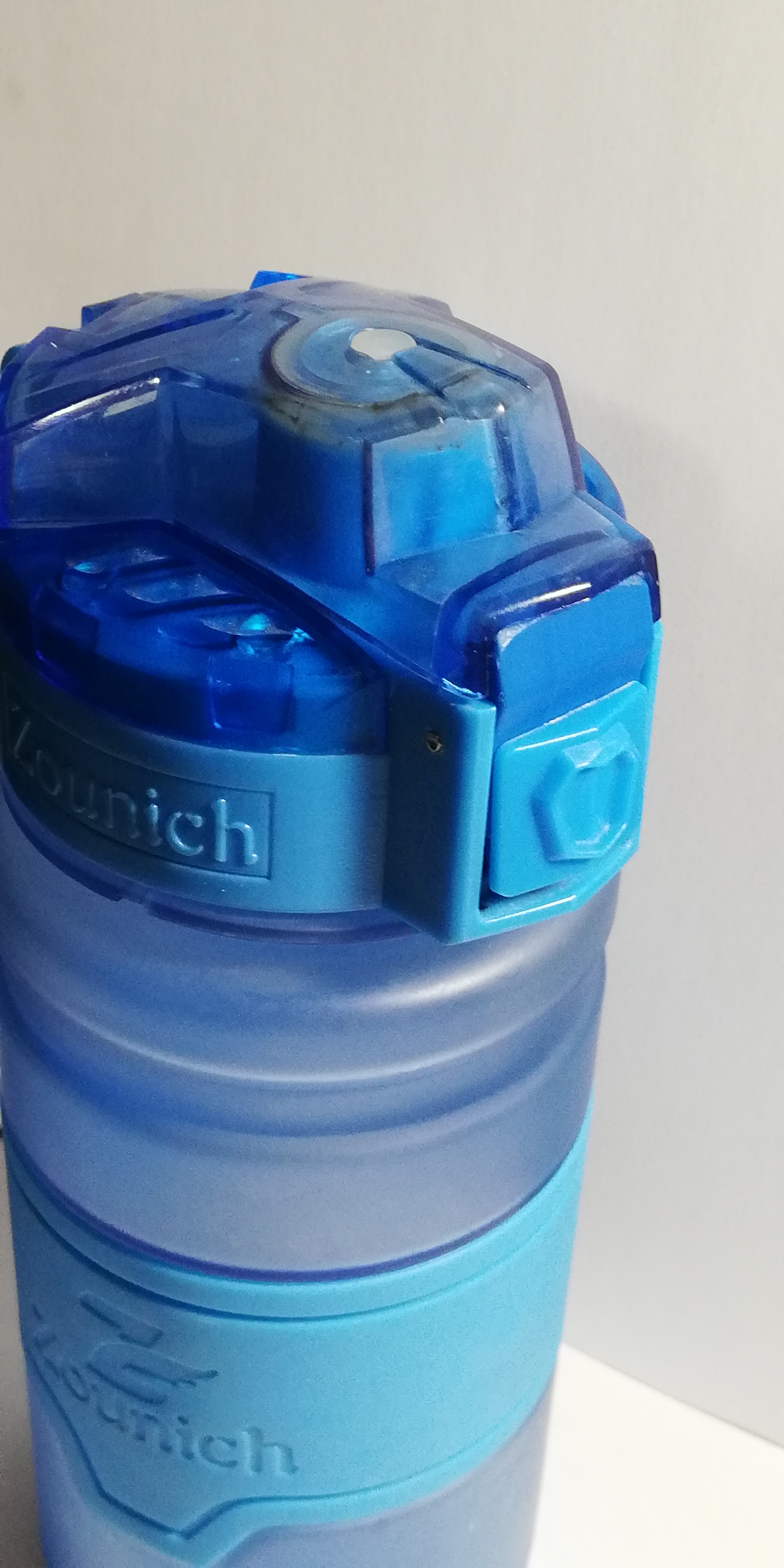 Zounich Bottle