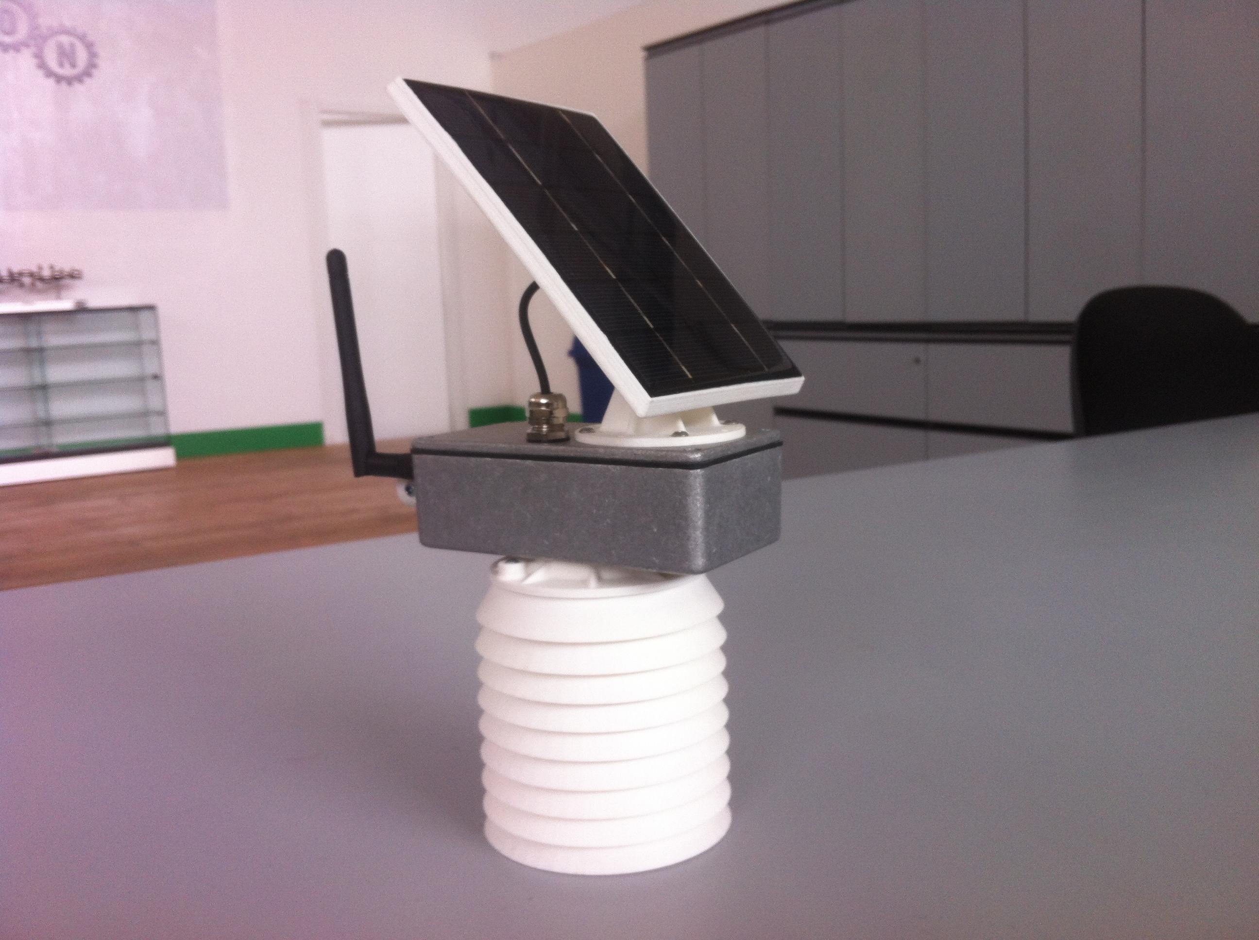 eNVIRO sense: outdoor wireless weather station sensor with Stevenson screen