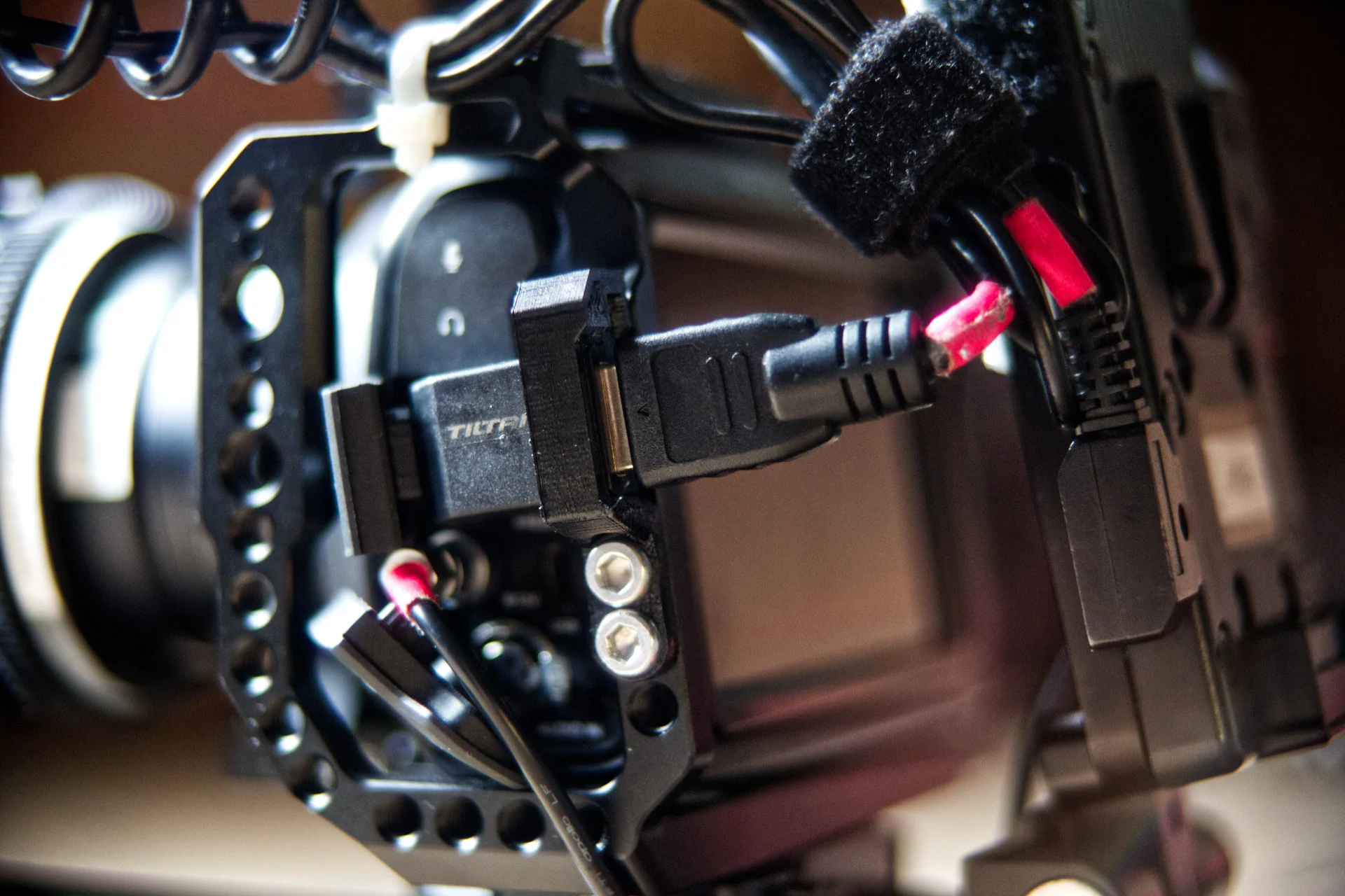 Tilta BMPCC4K/6K HDMI adapter for SmallRig cages