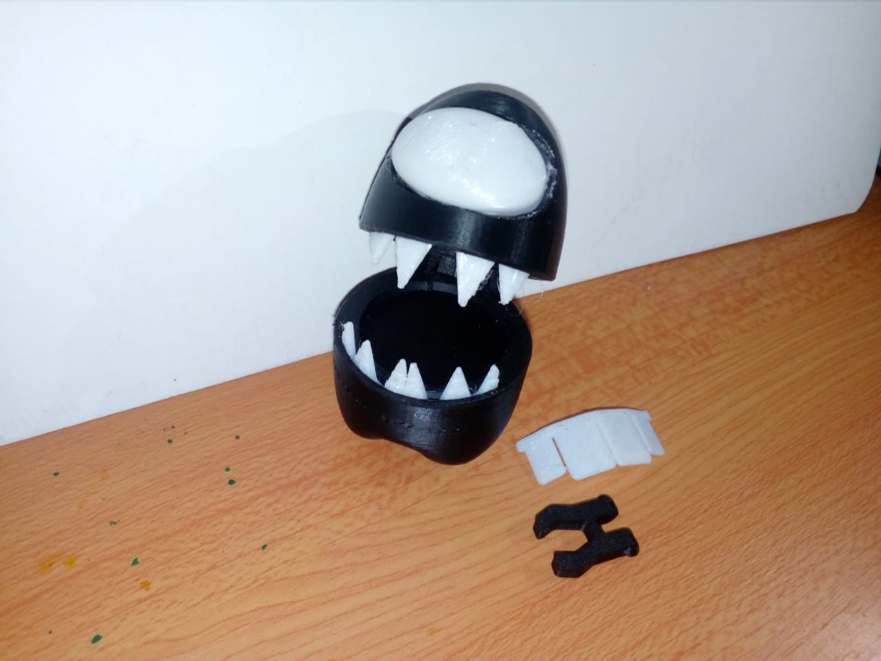 Among US impostor + hinge + teeth