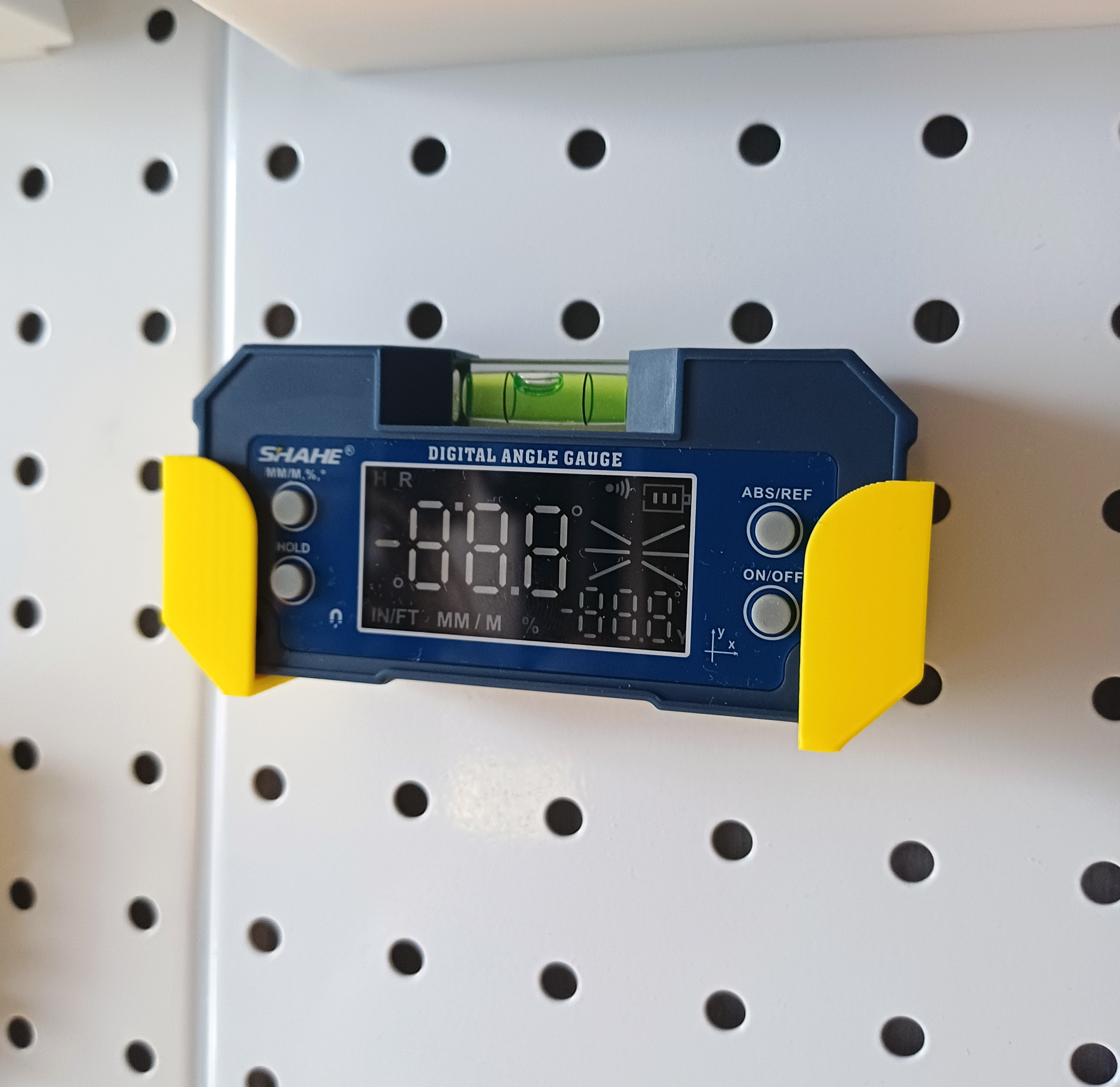 Inclinometer holder (for metal pegboard)