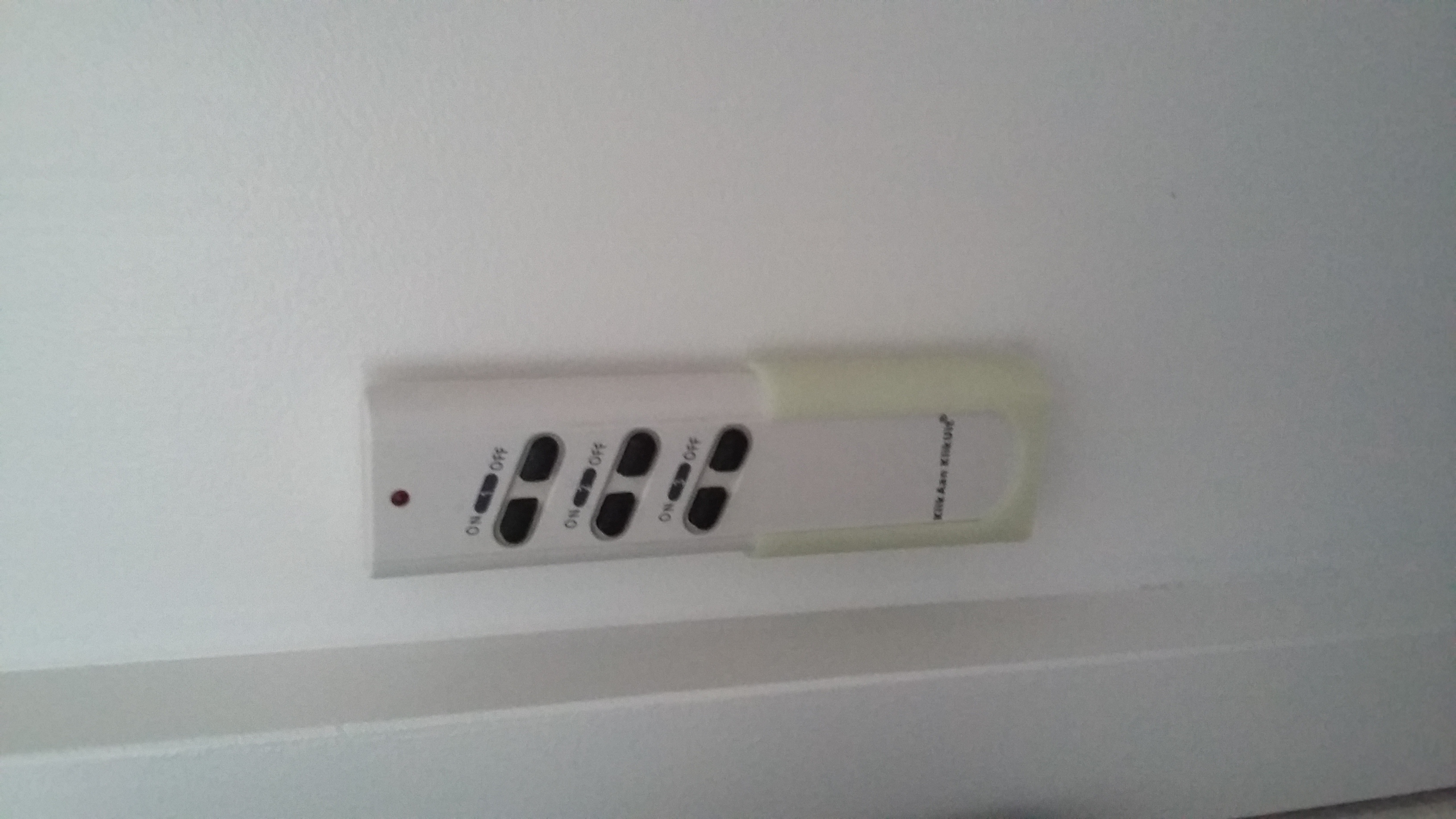 Remote holder for small klik aan klik uit remote.