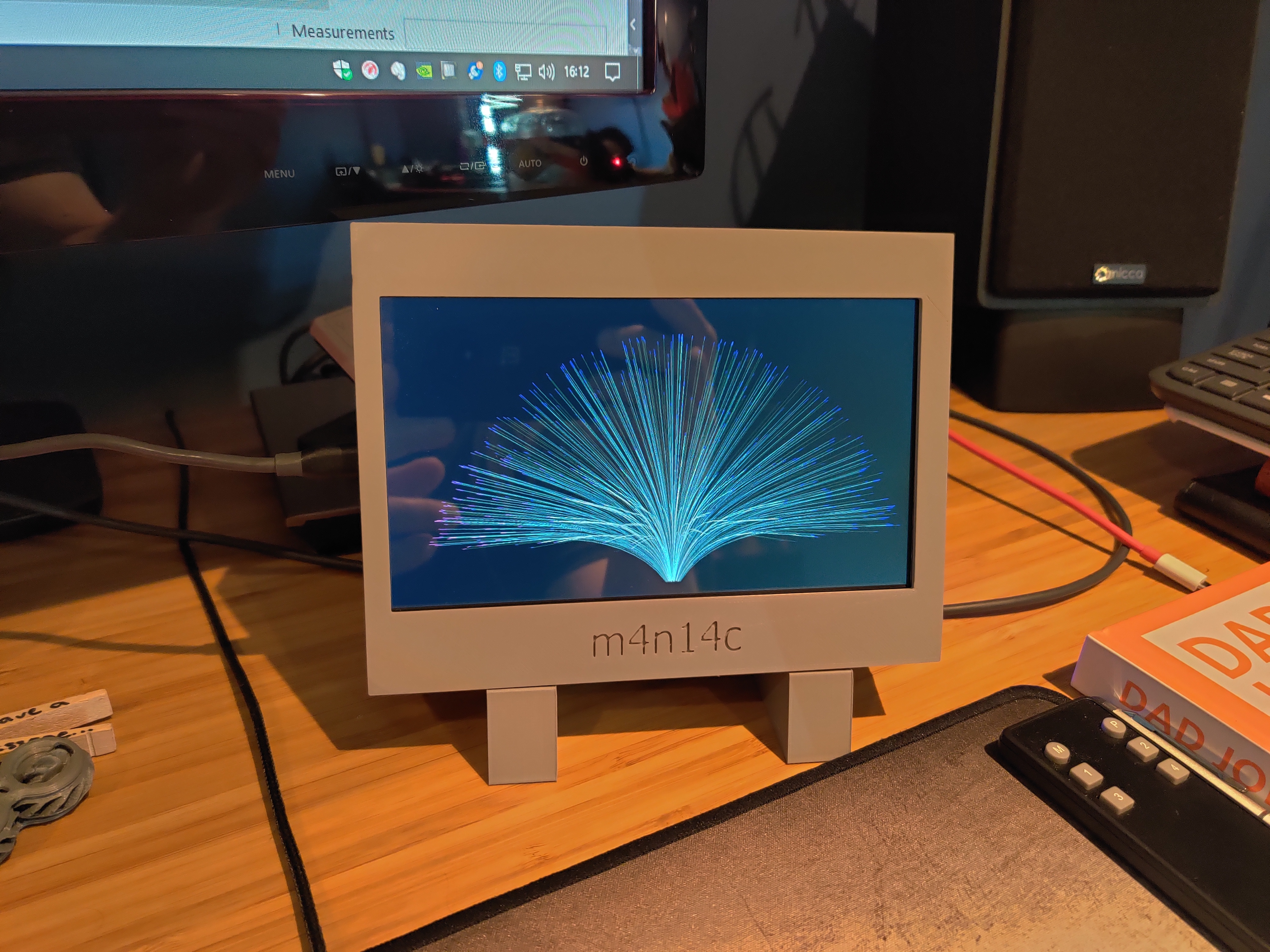 Lebula 7 Inch Touchscreen + RPi Case