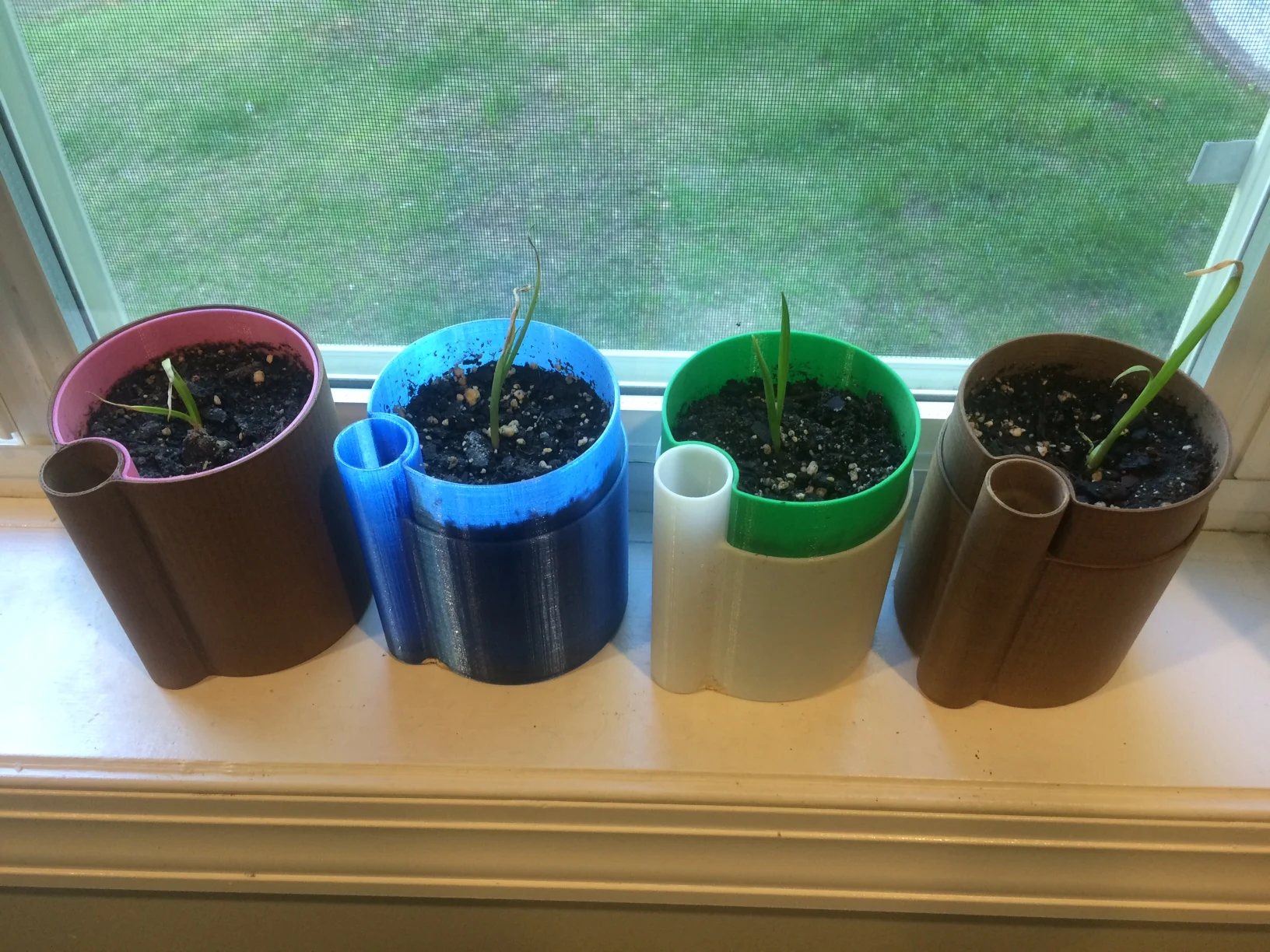 Small flower pot, Self watering