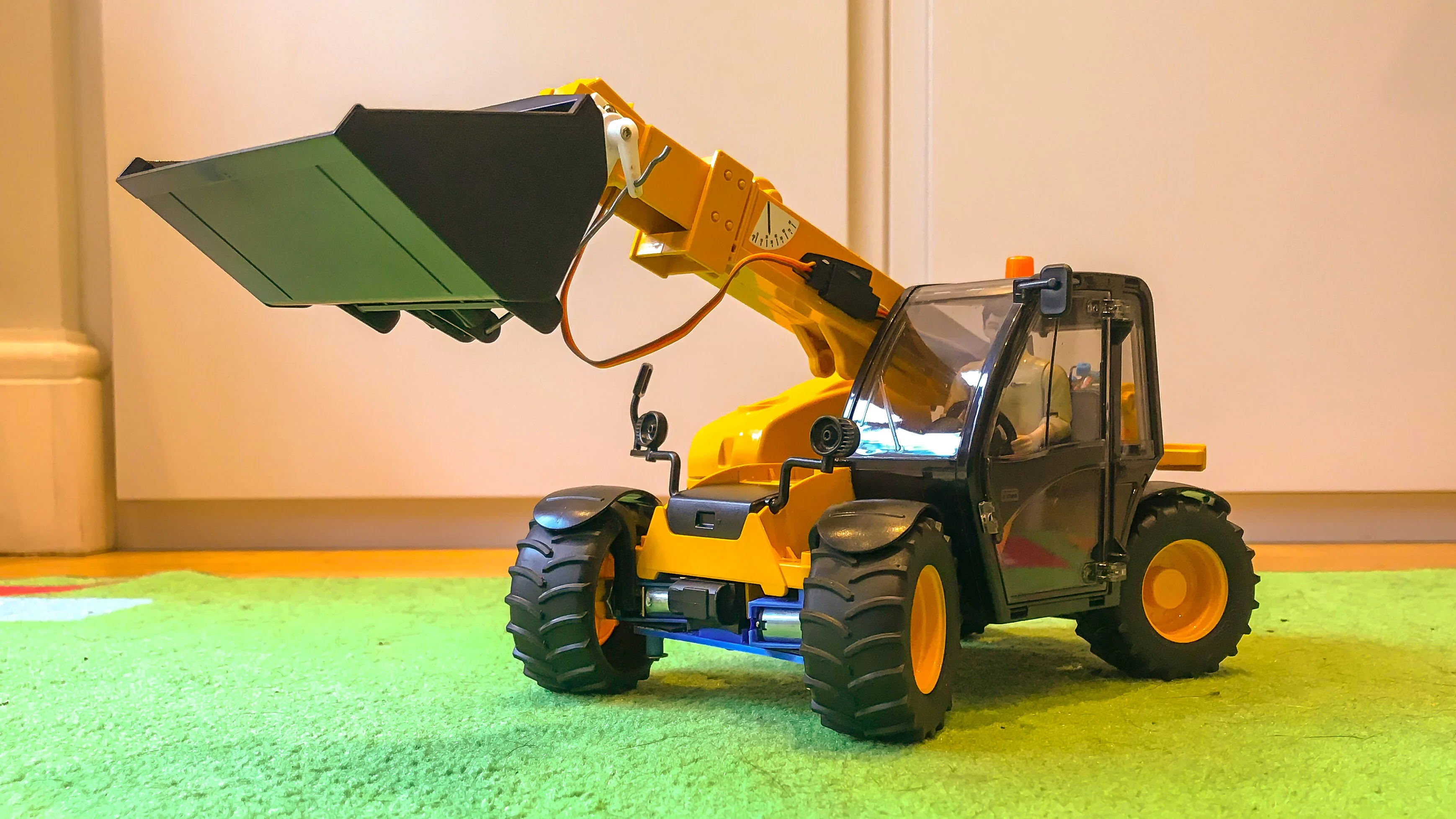 Bruder CAT teleloader