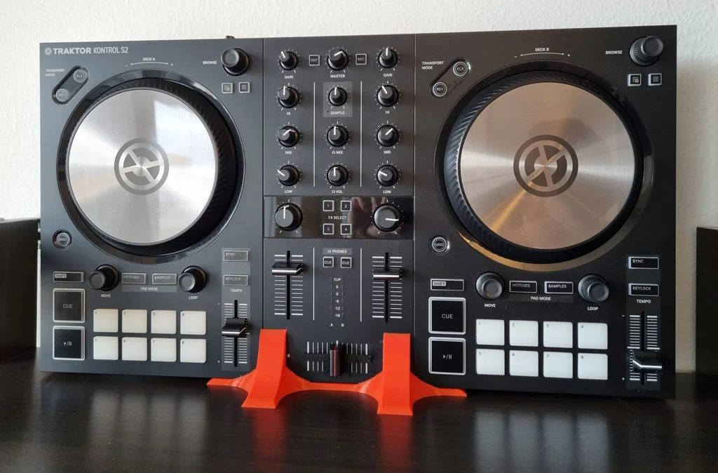 Traktor Kontrol S2 mk3 stand