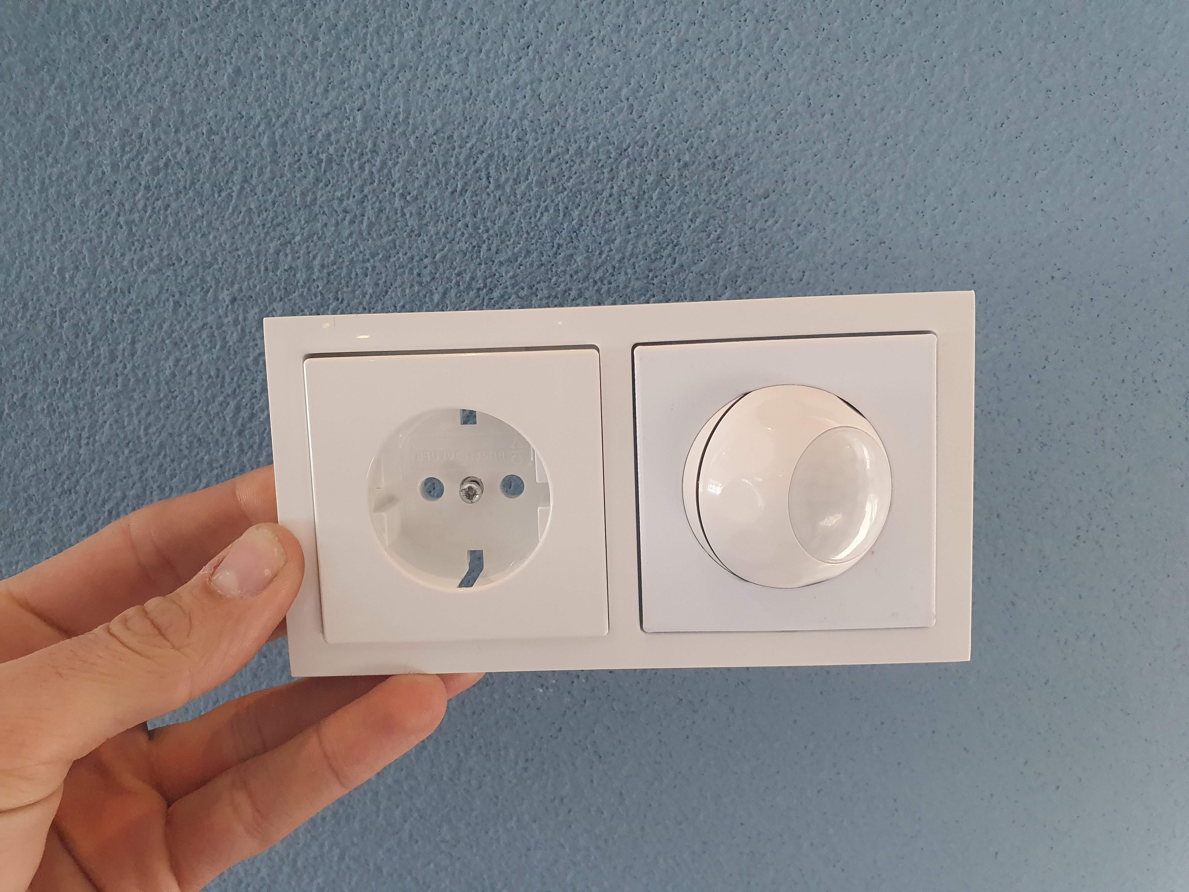 Motion sensor PIR zwave holder for Busch-Jeager socket