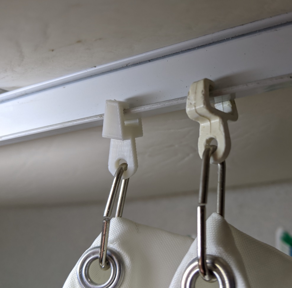 RoadTrek RV Shower Curtain Clip