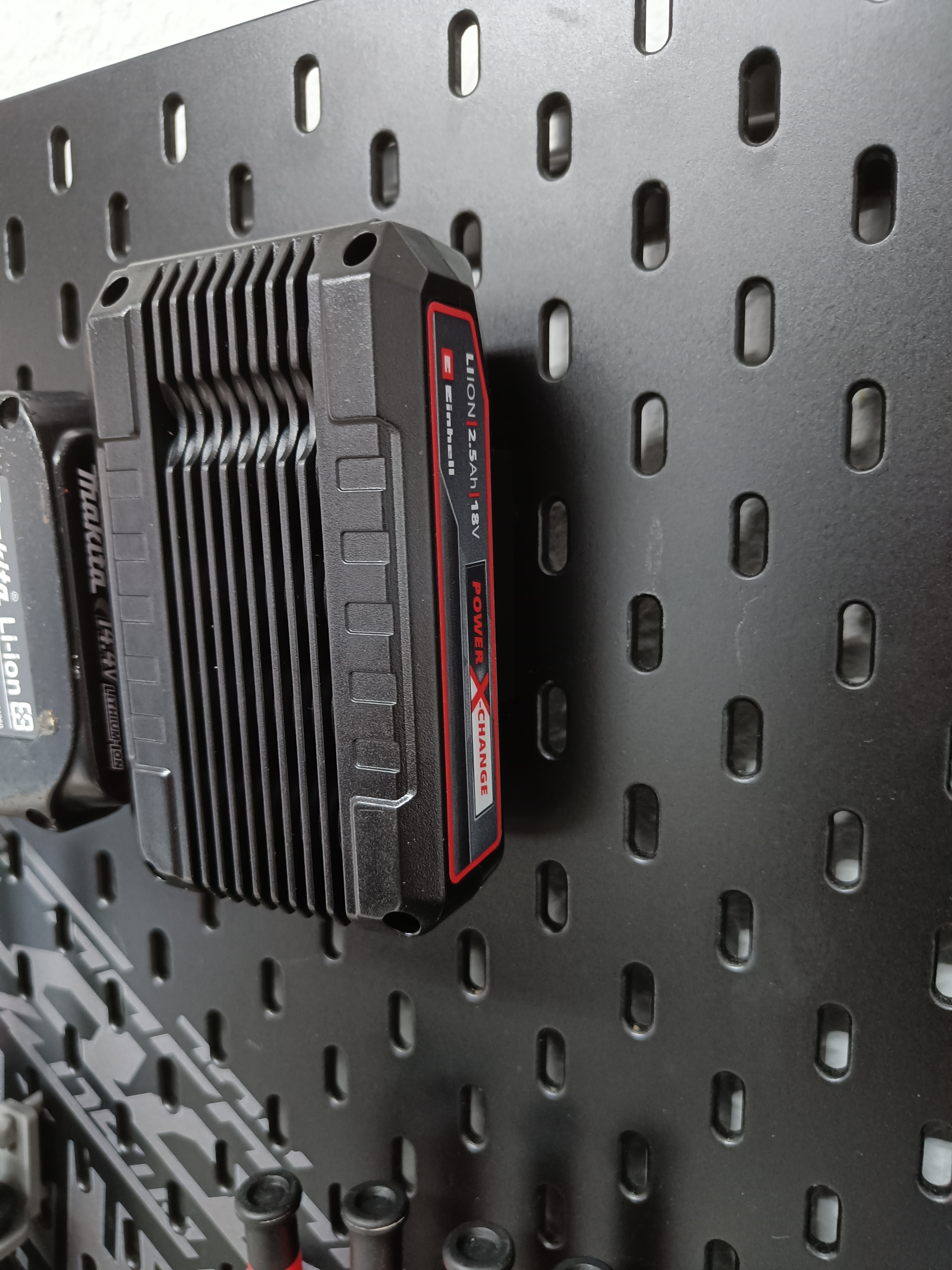 Holder for Einhell (Power-X-Change) and Parkside (X20V Team) Batteries for Skadis
