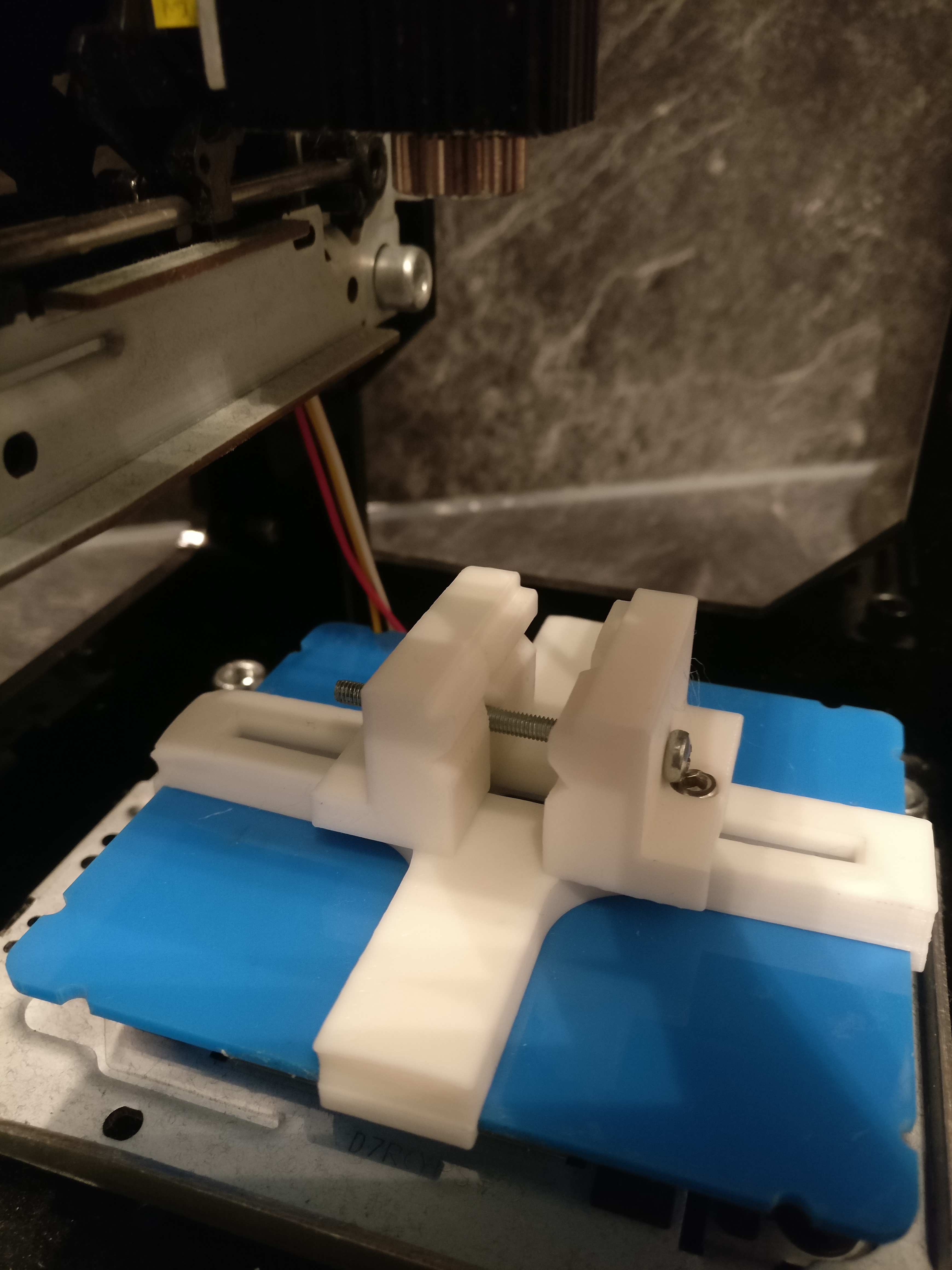 small vise for NEJE laser engraver