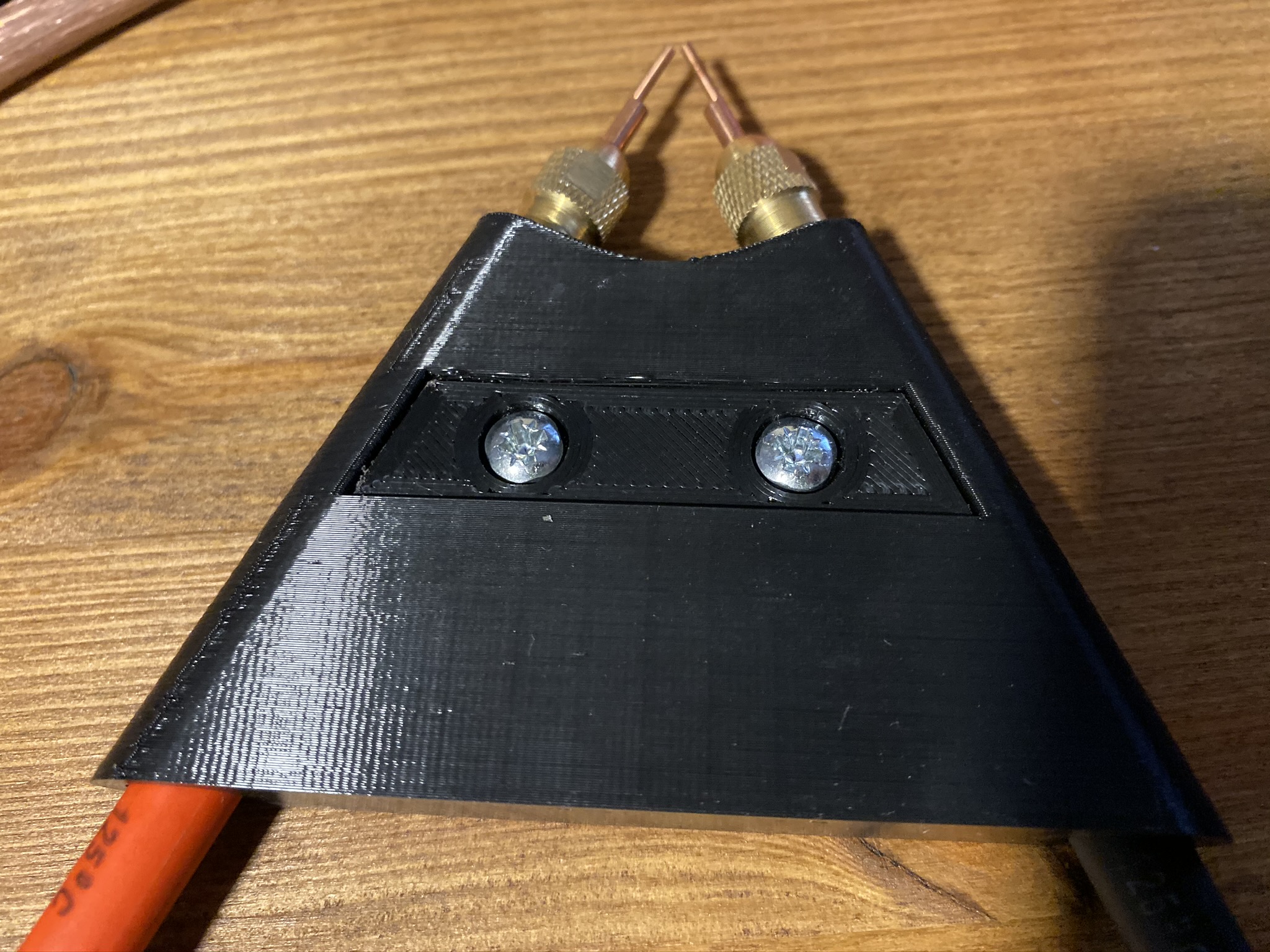 Battery spot welding electrode holder
