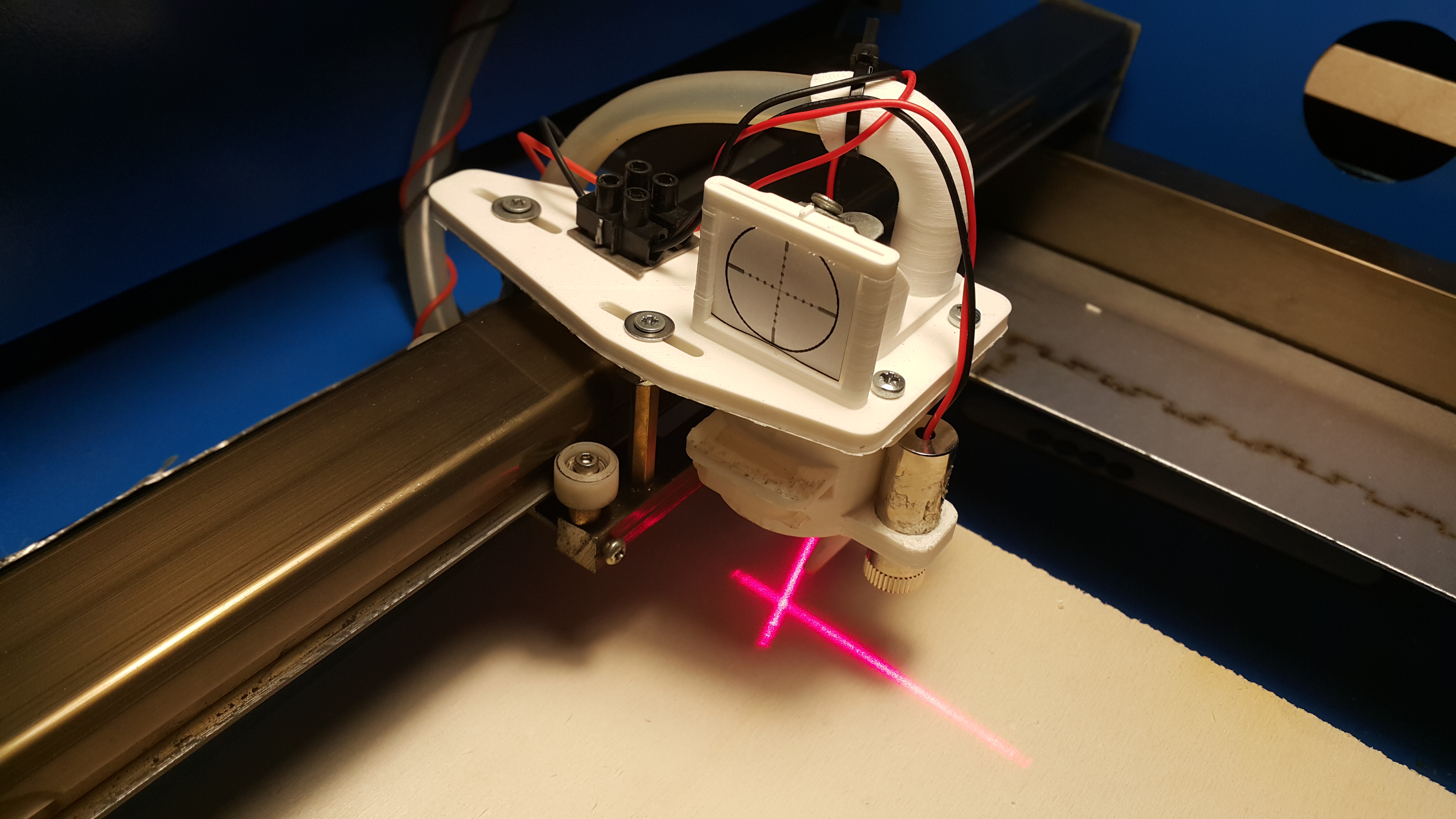 VERSION 2 - K40 Chinese Laser Head and Plate with Laserholder, Air-Assist, Beam Alignment Tool and removable Lensholder (for lenses with 12mm or 19mm diameter and focus of 50,8mm)