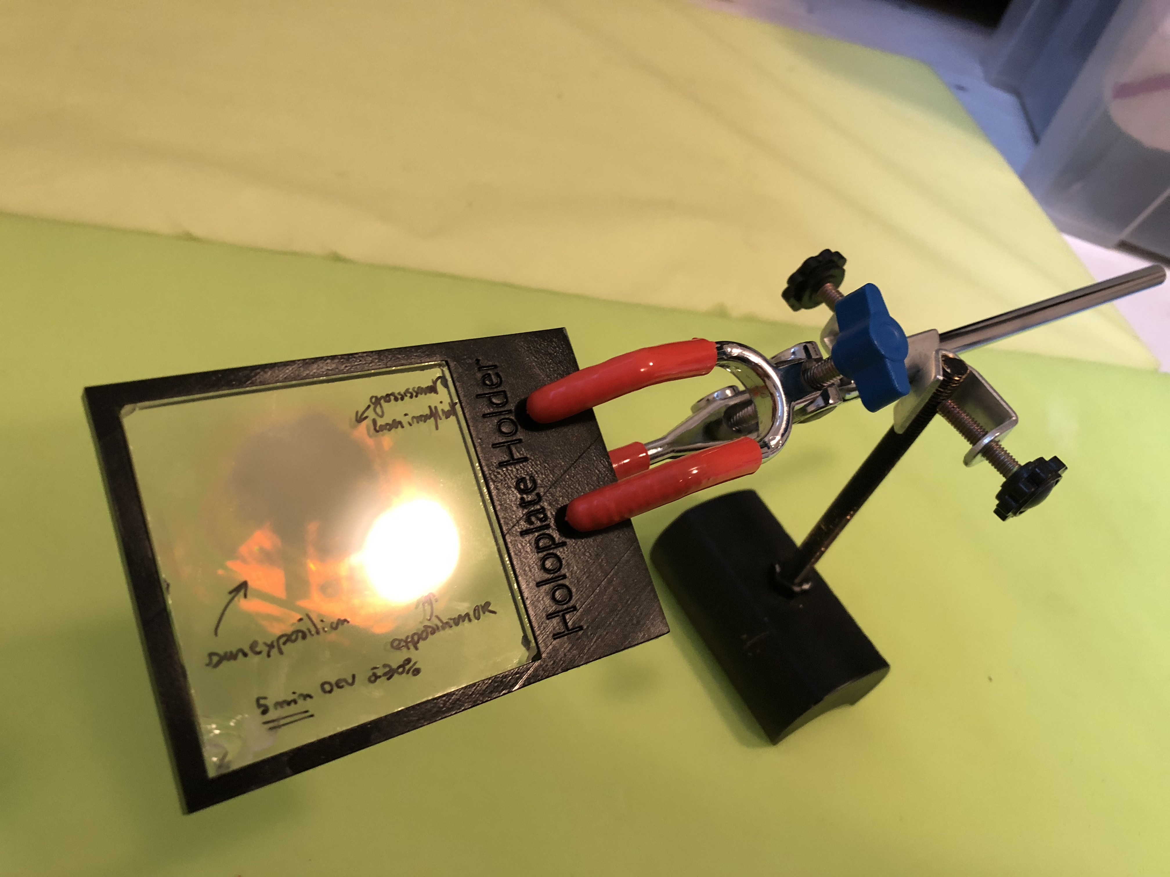 Plate holder for holography