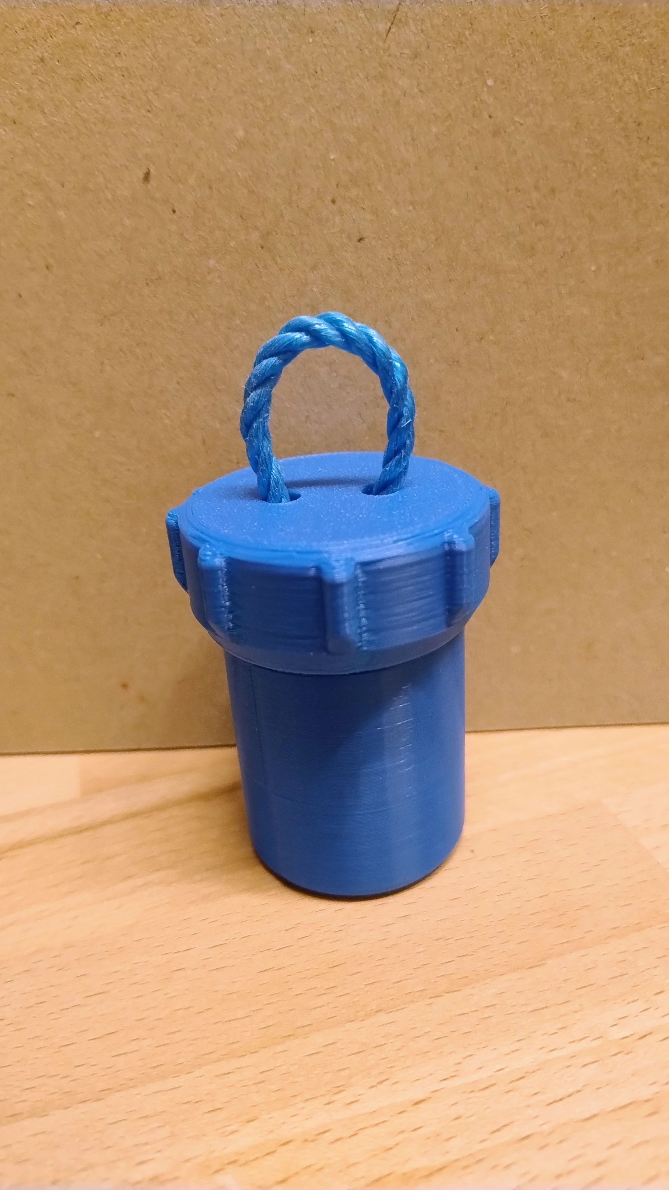 Anschraubbare, aufhängbare Kappe / screwable, hangable cap thing:5023305 | 6835606 - Neutral / SOS