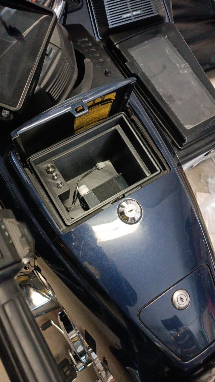 Suzuki Cavalcade GV1400 Radio case