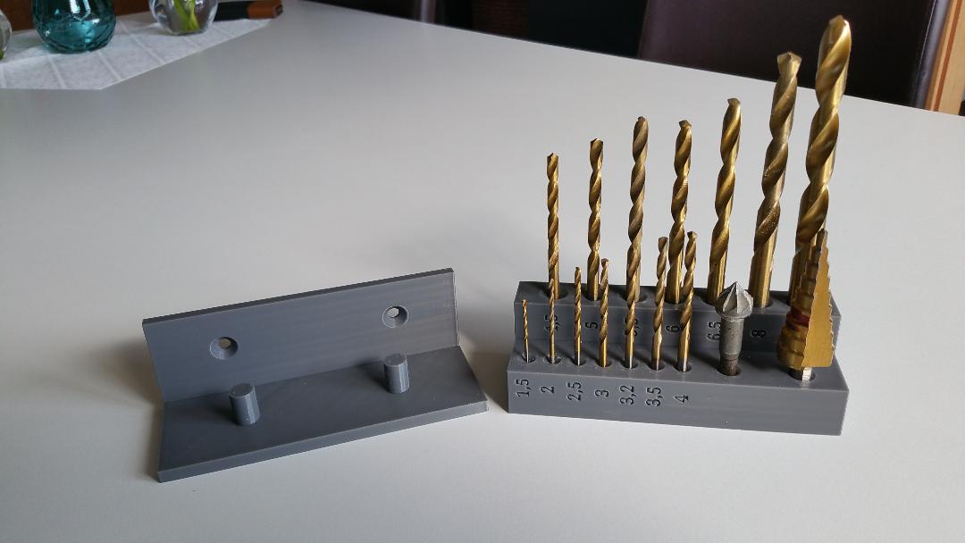 Halter für Bohrer